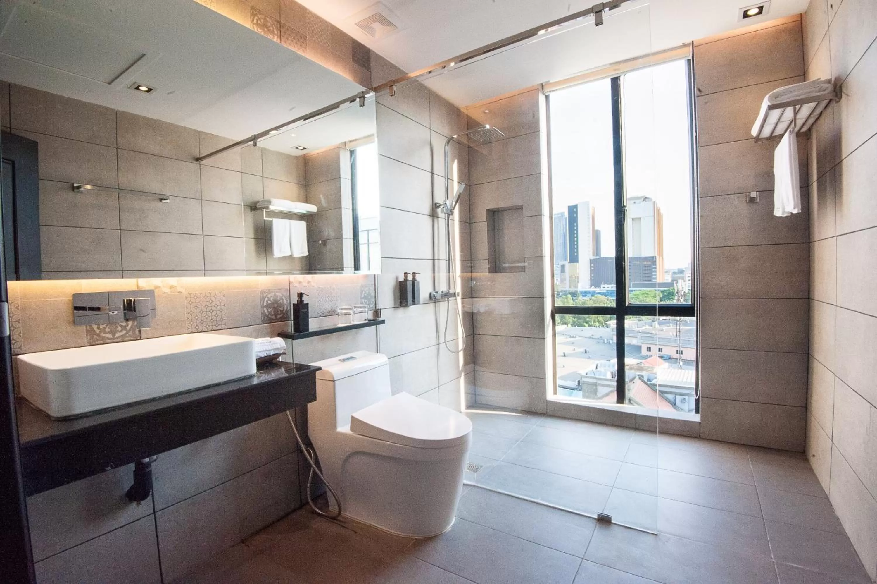 Bathroom in GLOW PARK HOTEL Grand Royal Palace