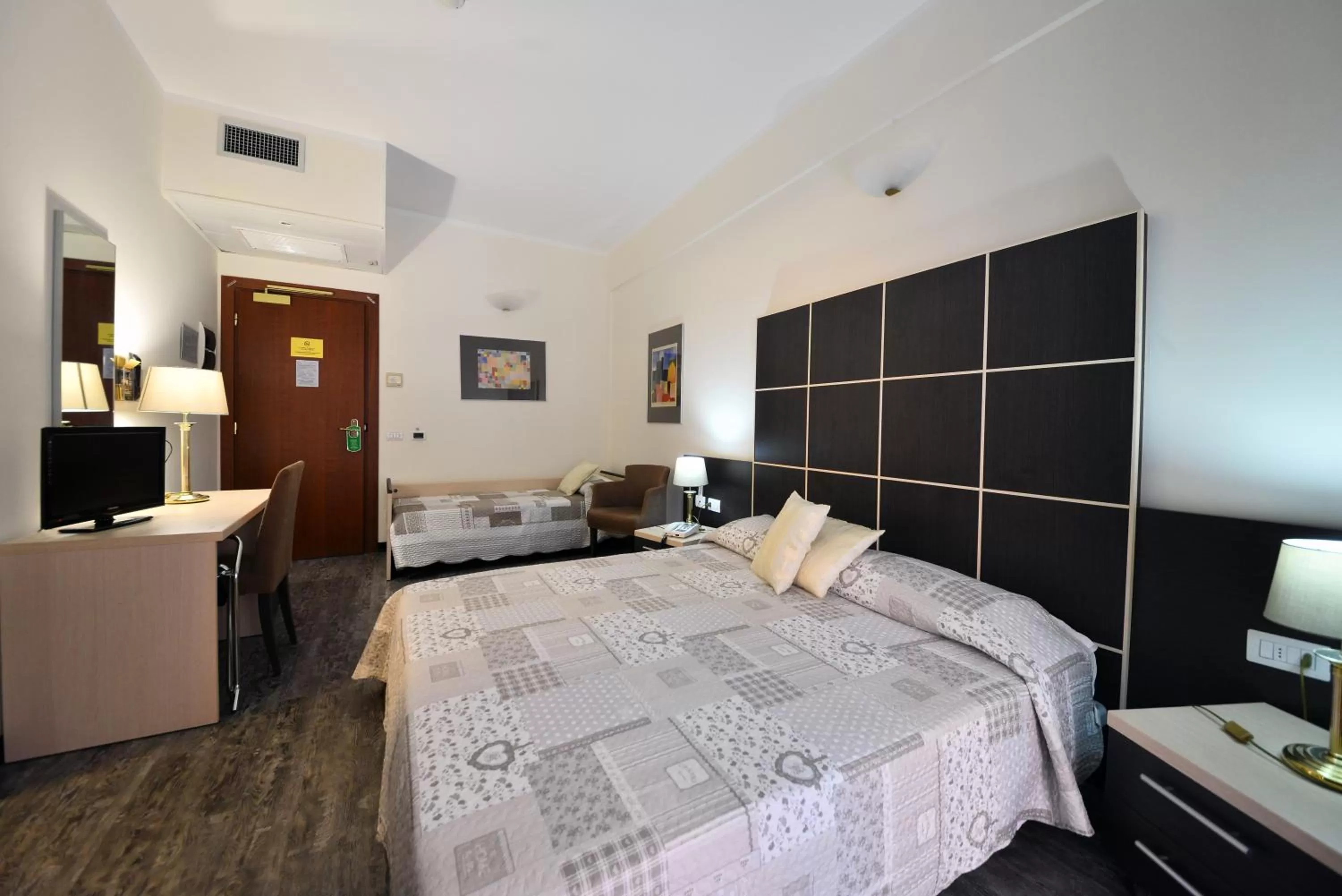 Photo of the whole room, Bed in Hotel Ferrari