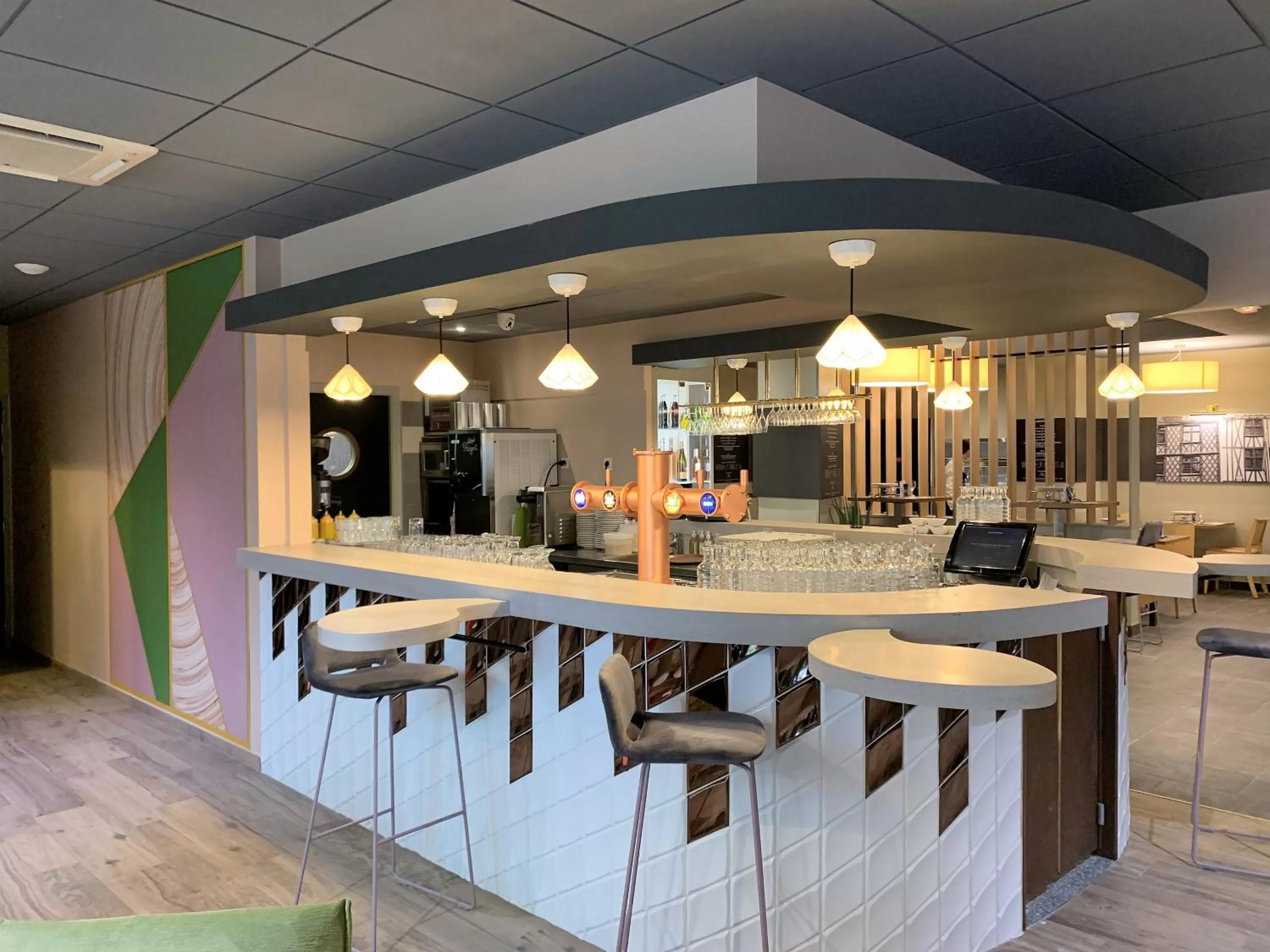 Lounge or bar in ibis Tours Centre Gare
