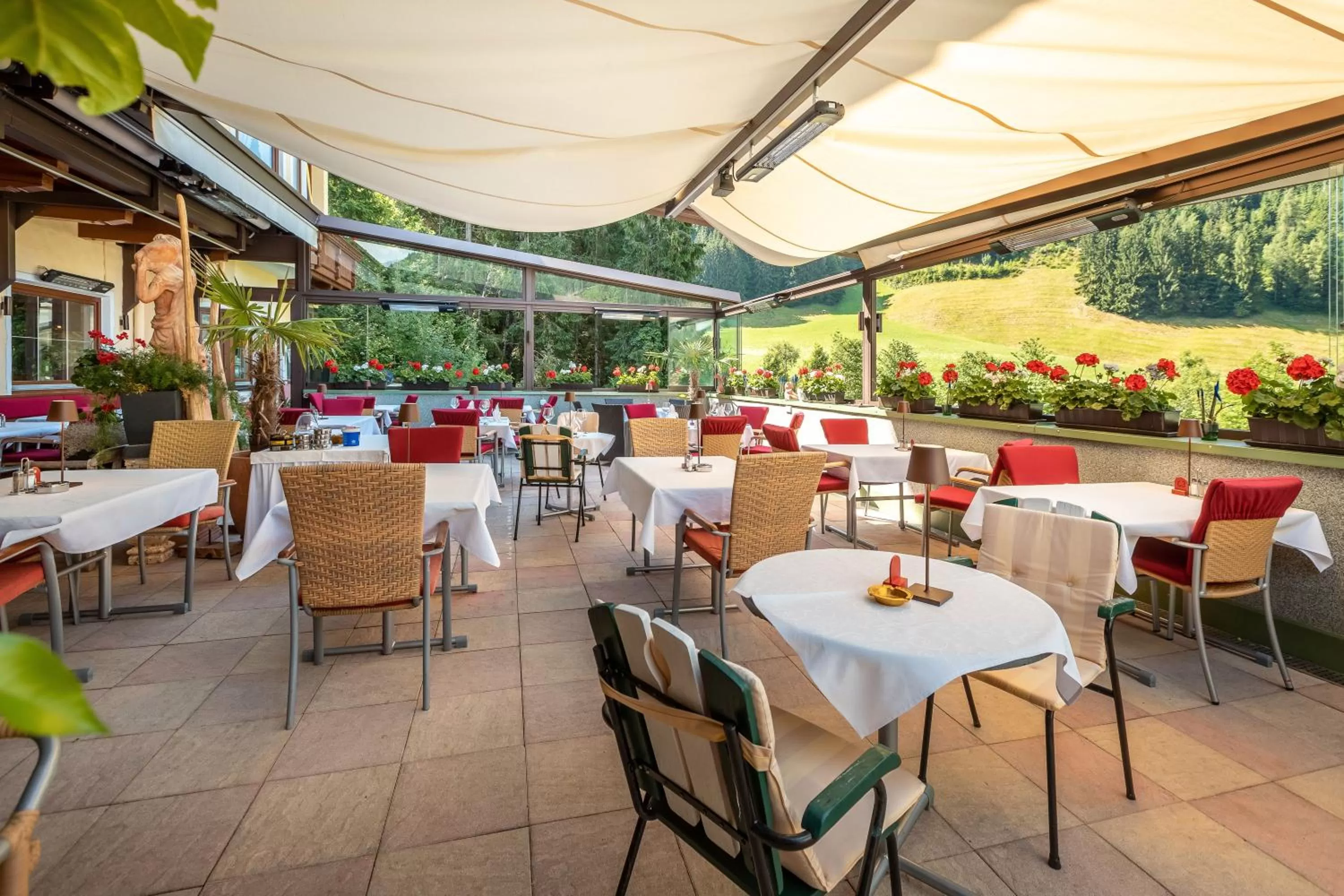 Restaurant/places to eat in Hotel Ländenhof Superior