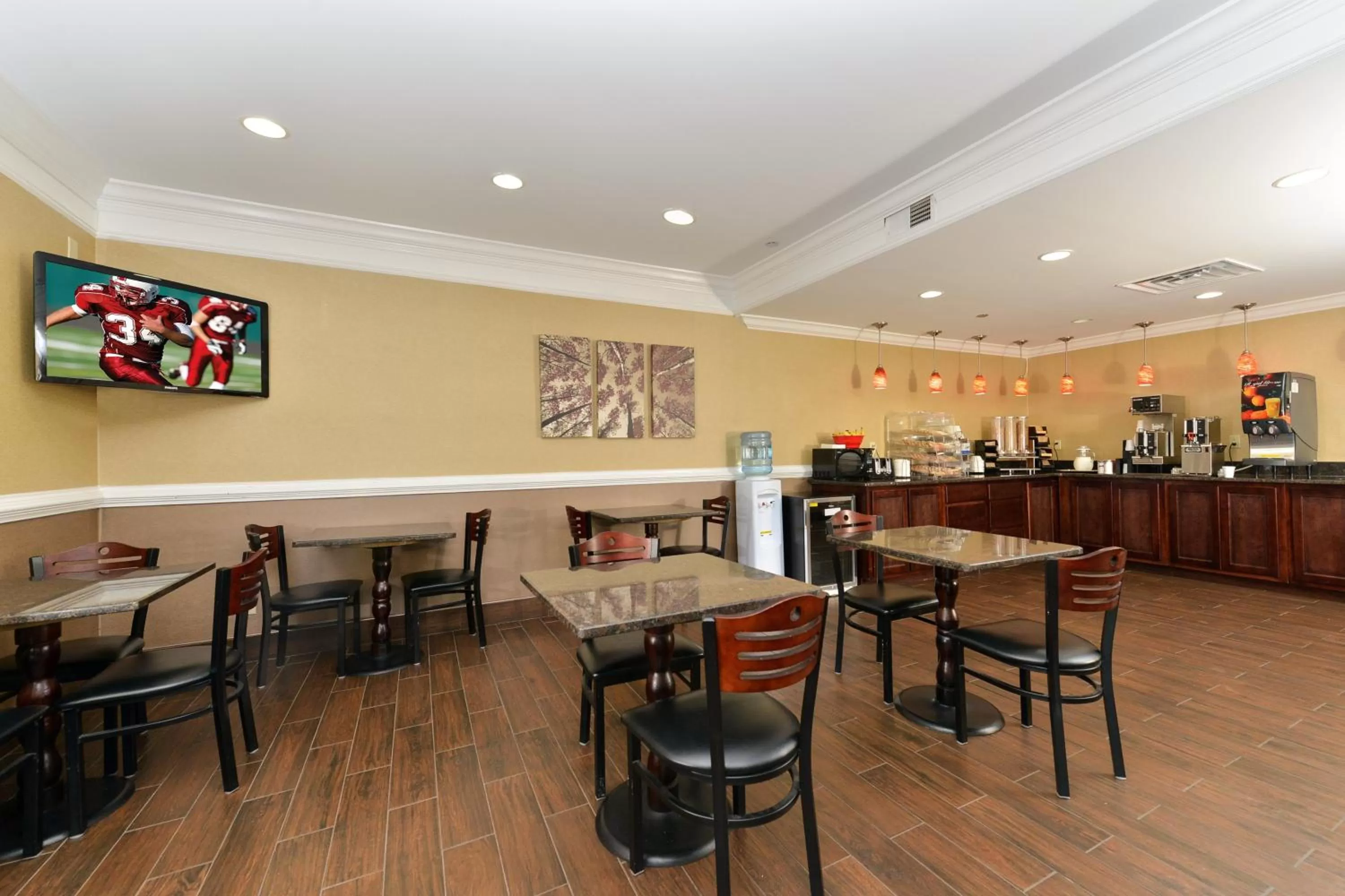 Breakfast in Red Roof Inn Dalton