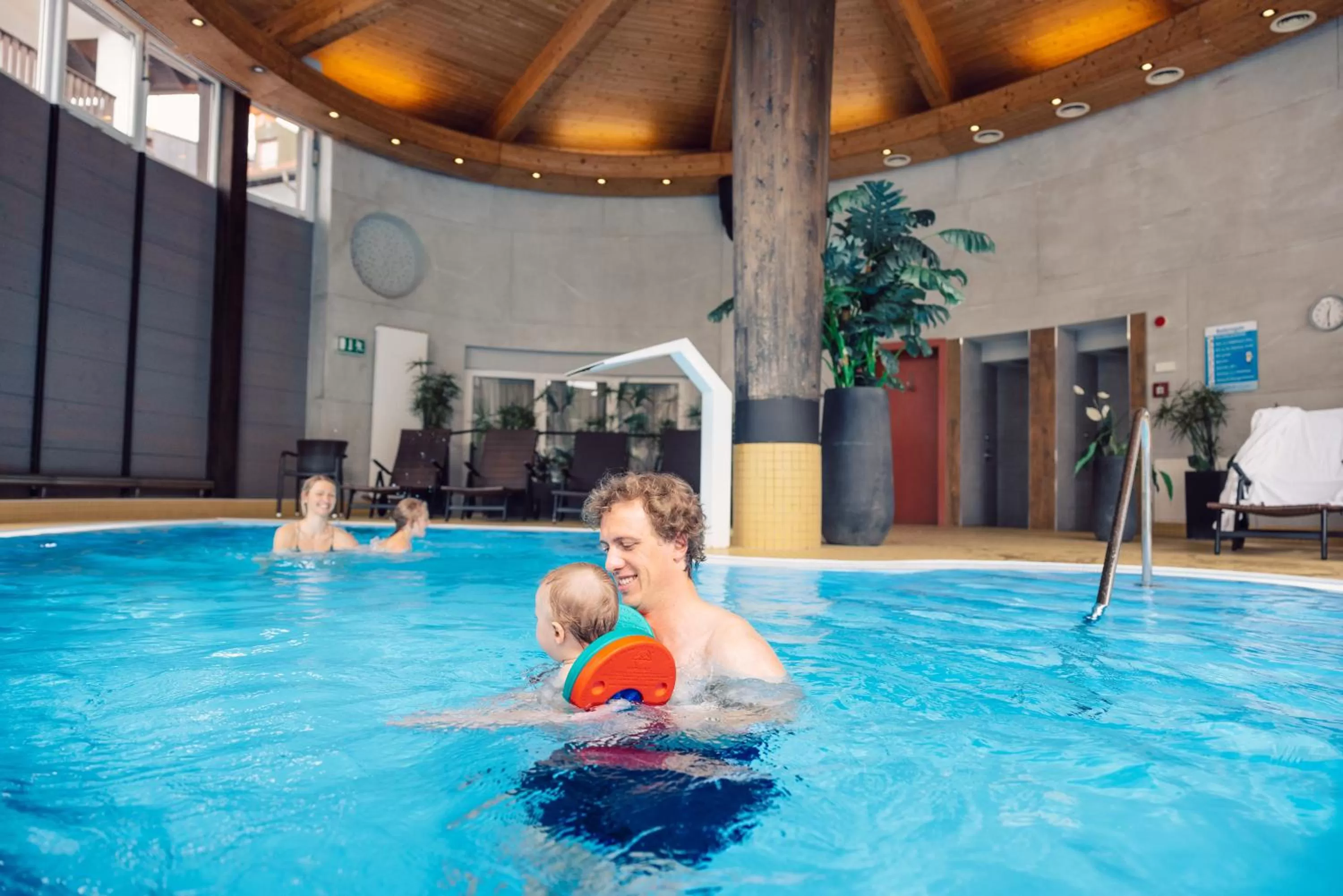 Swimming pool in Hotel Bon Alpina