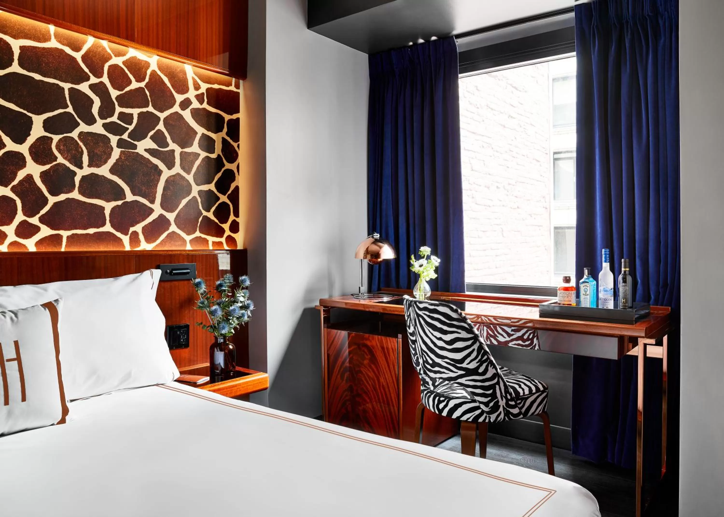 Coffee/tea facilities, Bed in Hotel Hendricks