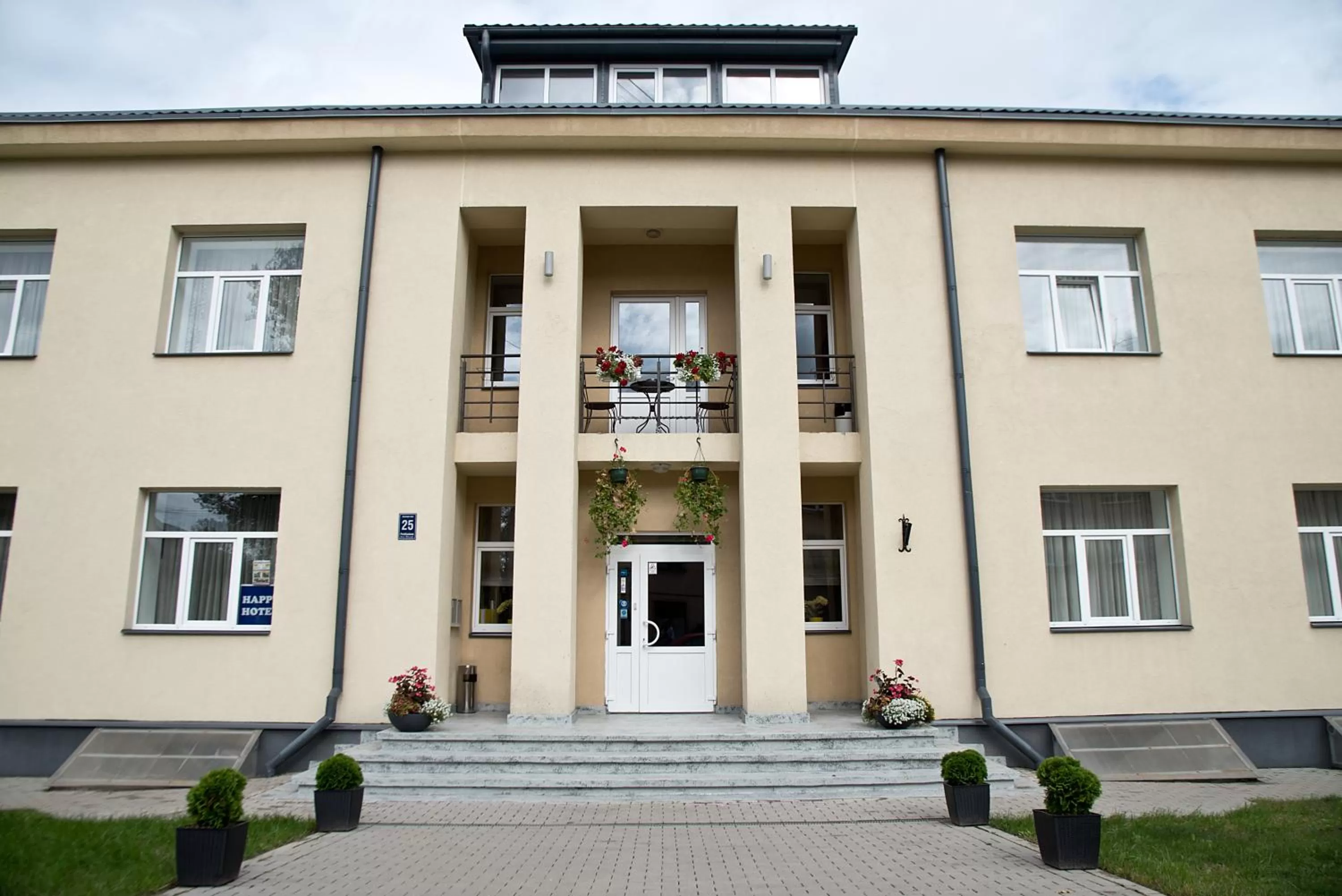 Facade/entrance in Happy Hotel