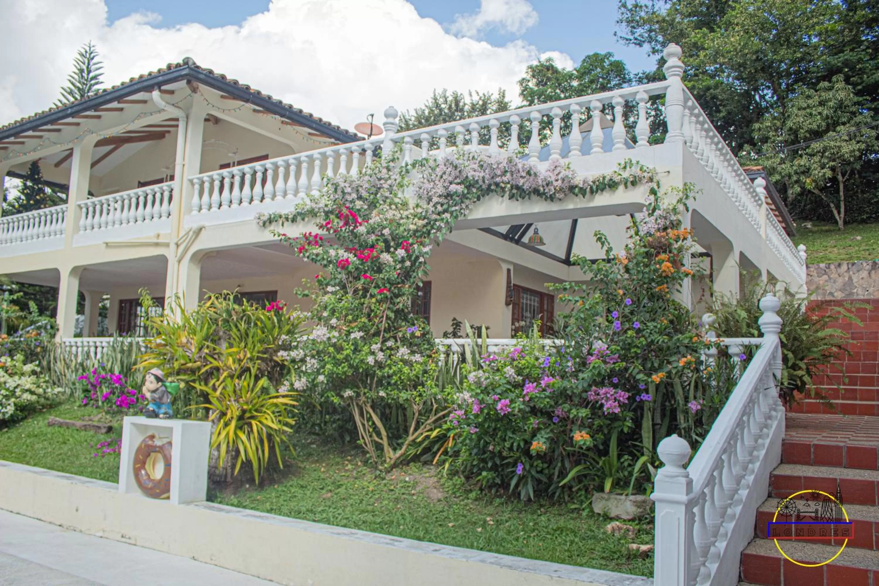 Property building in Hotel Finca Londres