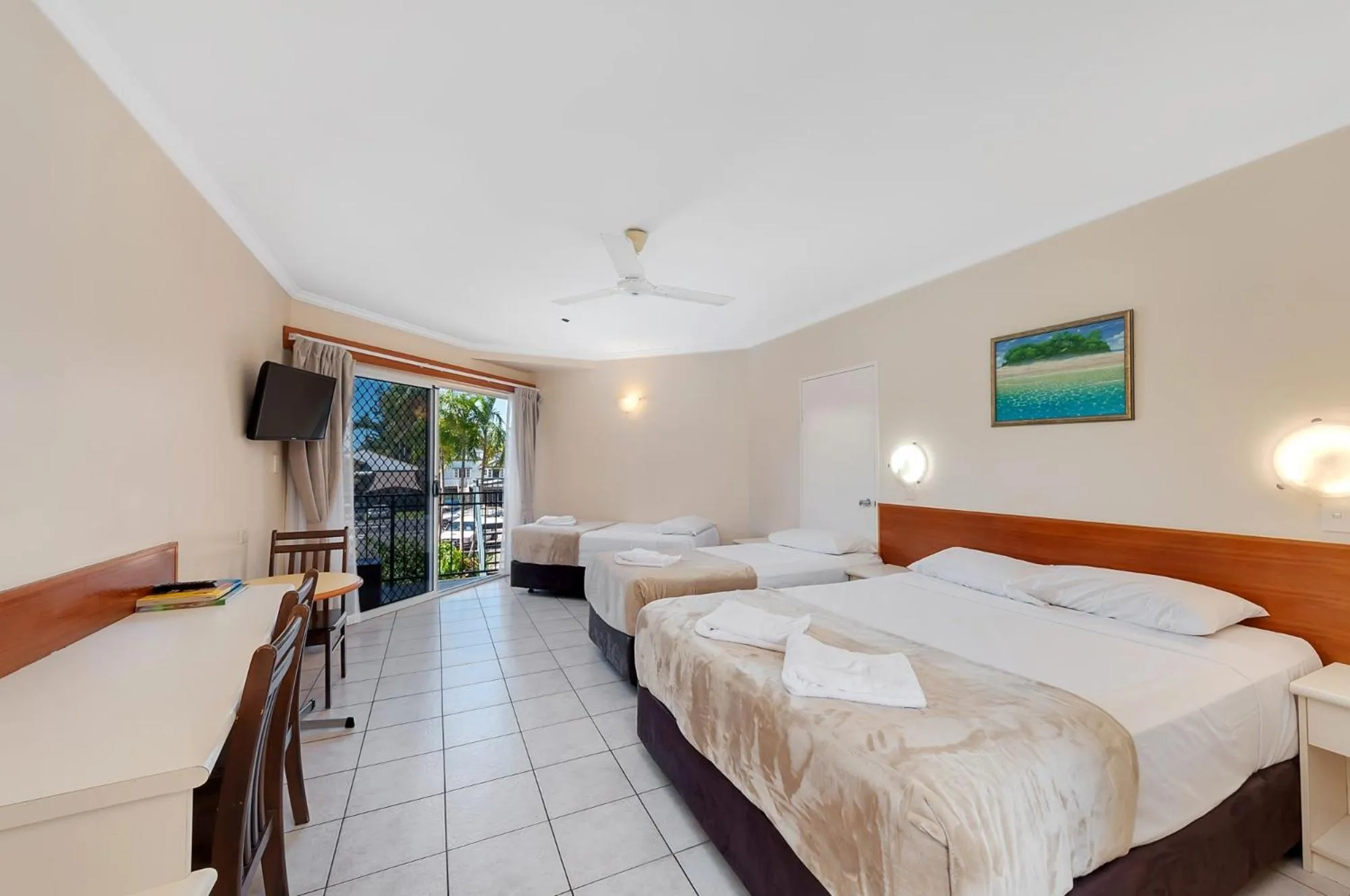 Photo of the whole room, Bed in Tropical Queenslander