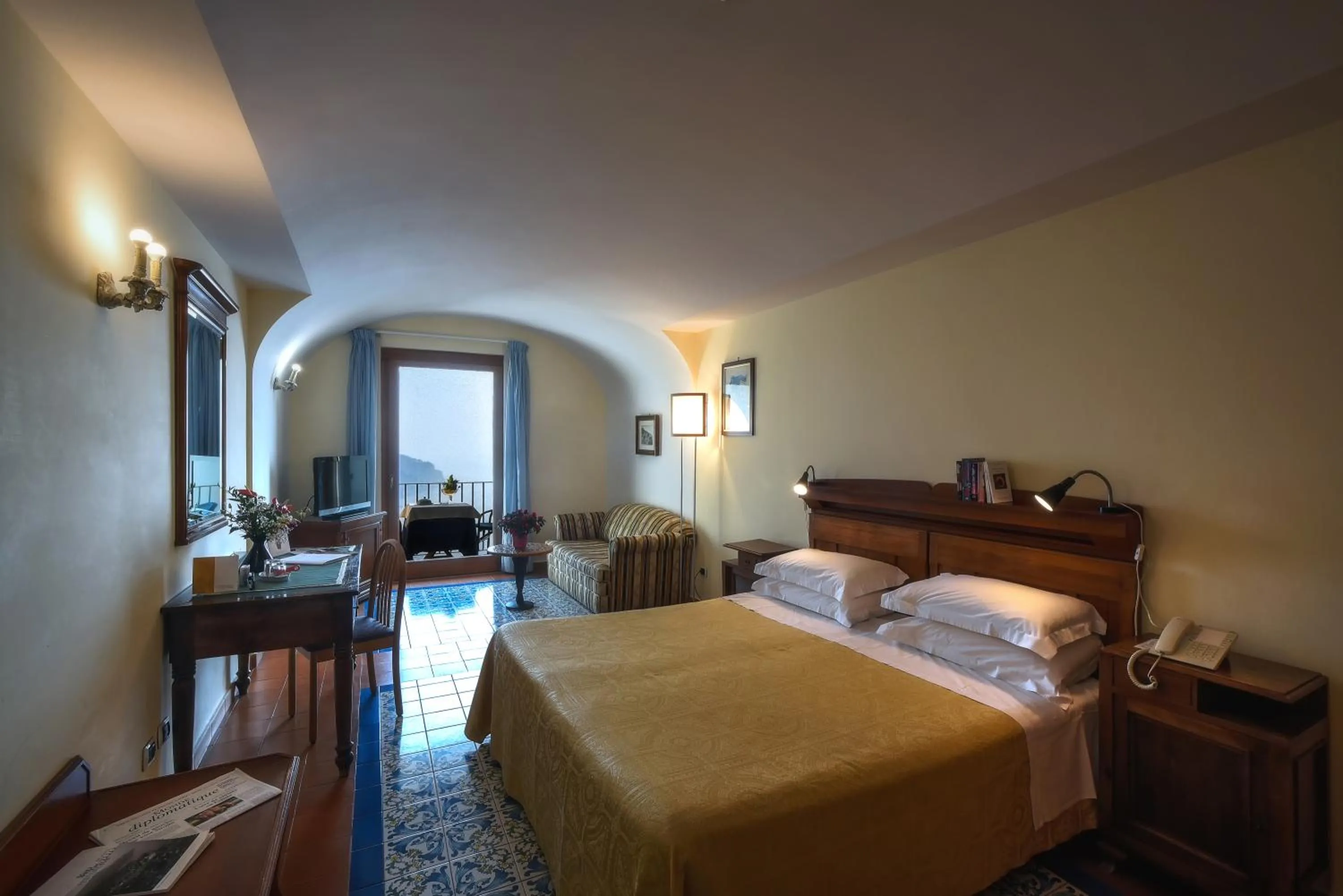 Photo of the whole room, Bed in Hotel Graal