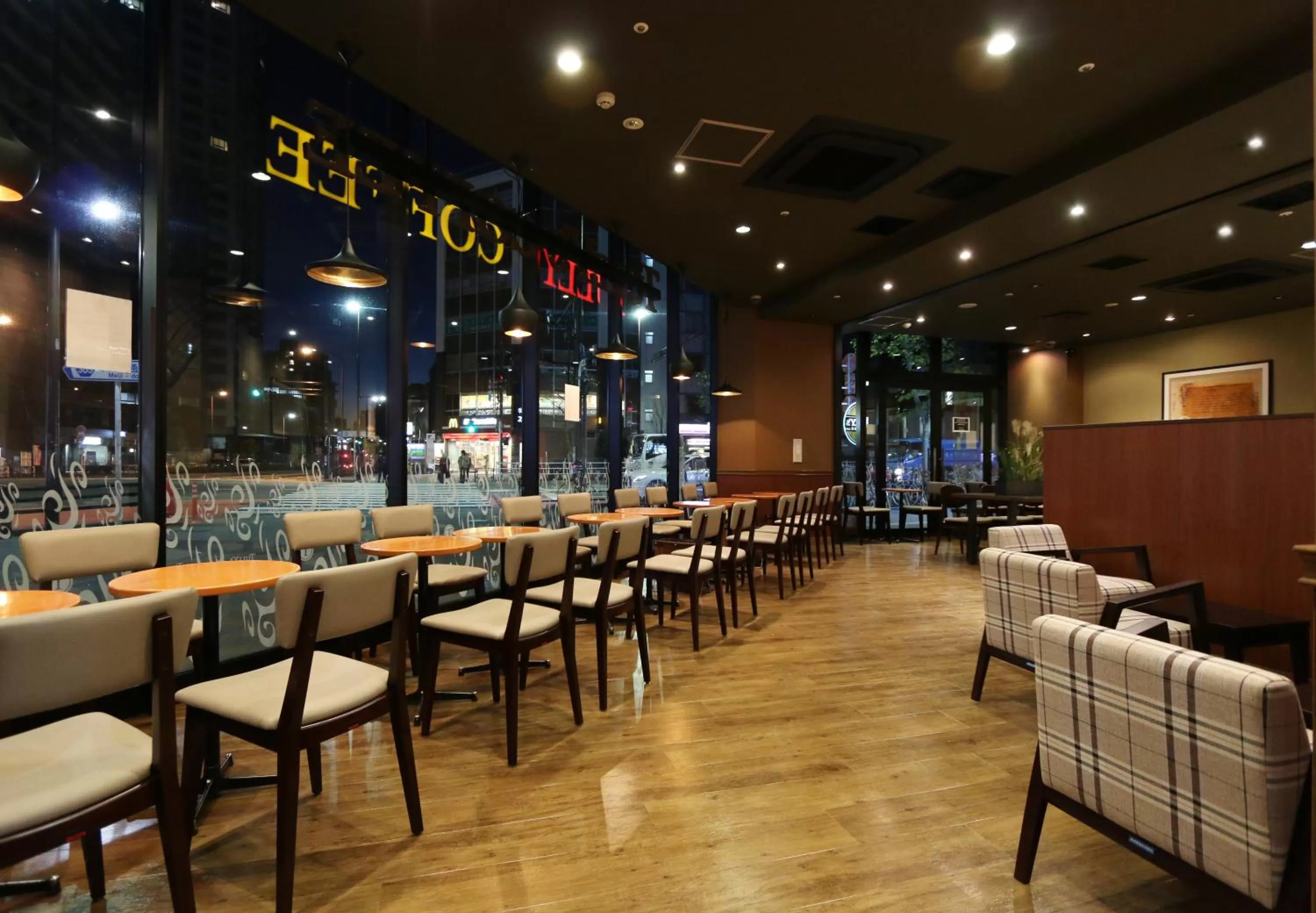 Night in E Hotel Higashi Shinjuku