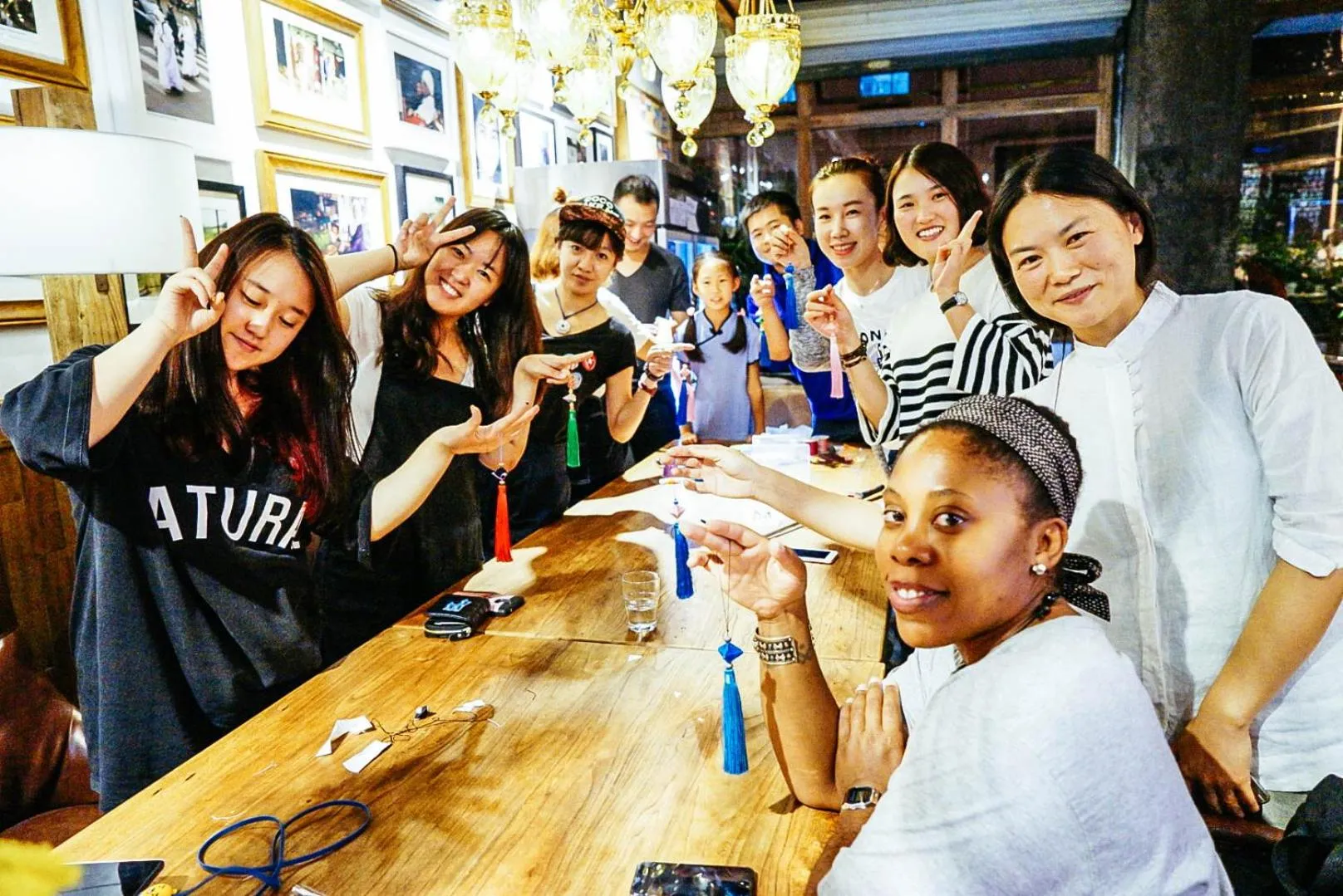 Lounge or bar in SONDERIA Lazybones Hostel- Wenshu Temple Side, Chill Hostel with All-Day Brunch, Travel Agency in English & Local Bar Vibes