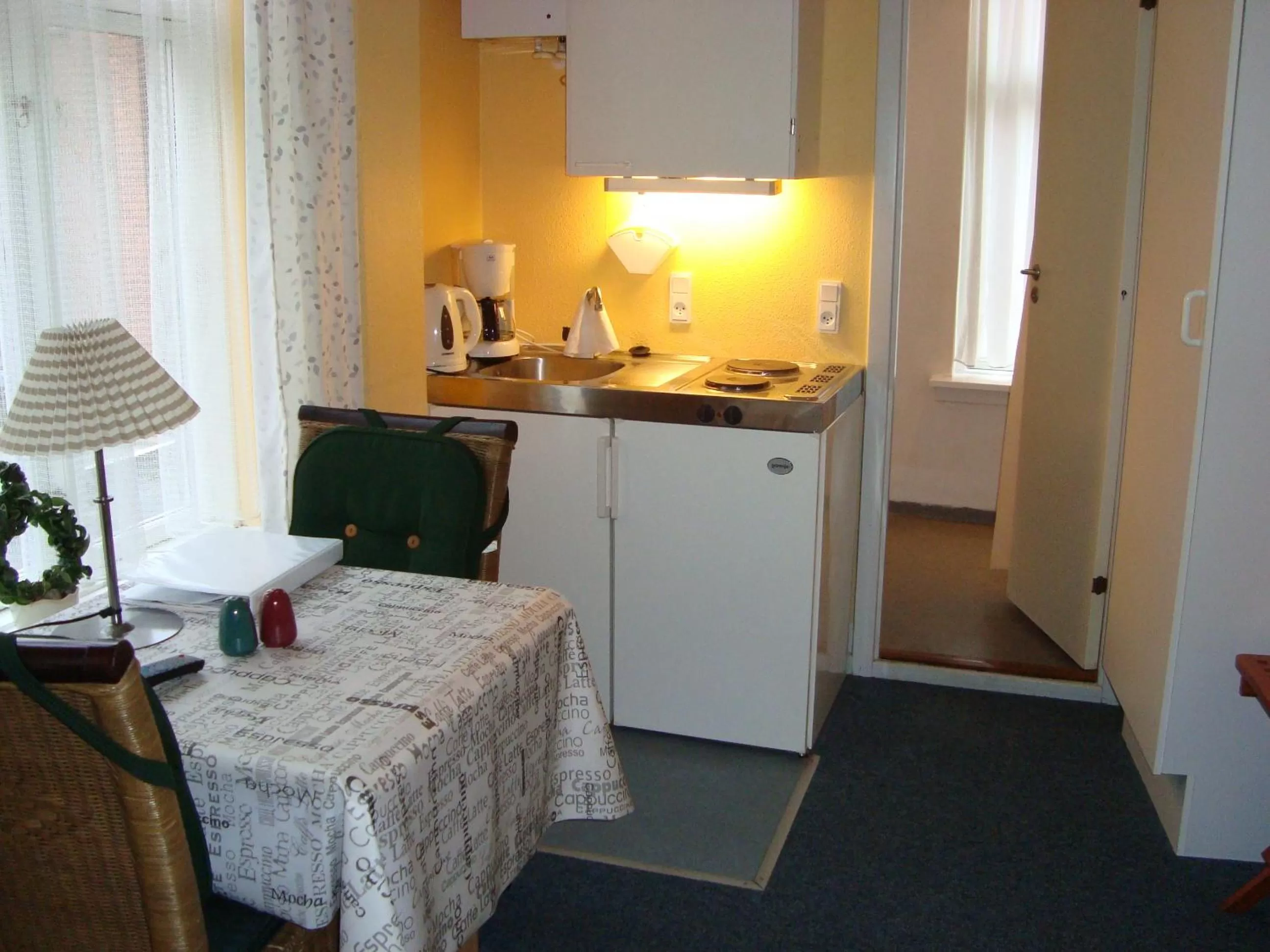 Kitchen or kitchenette, Kitchen/Kitchenette in Faaborg Byferie Hotel & Vandrerhjem