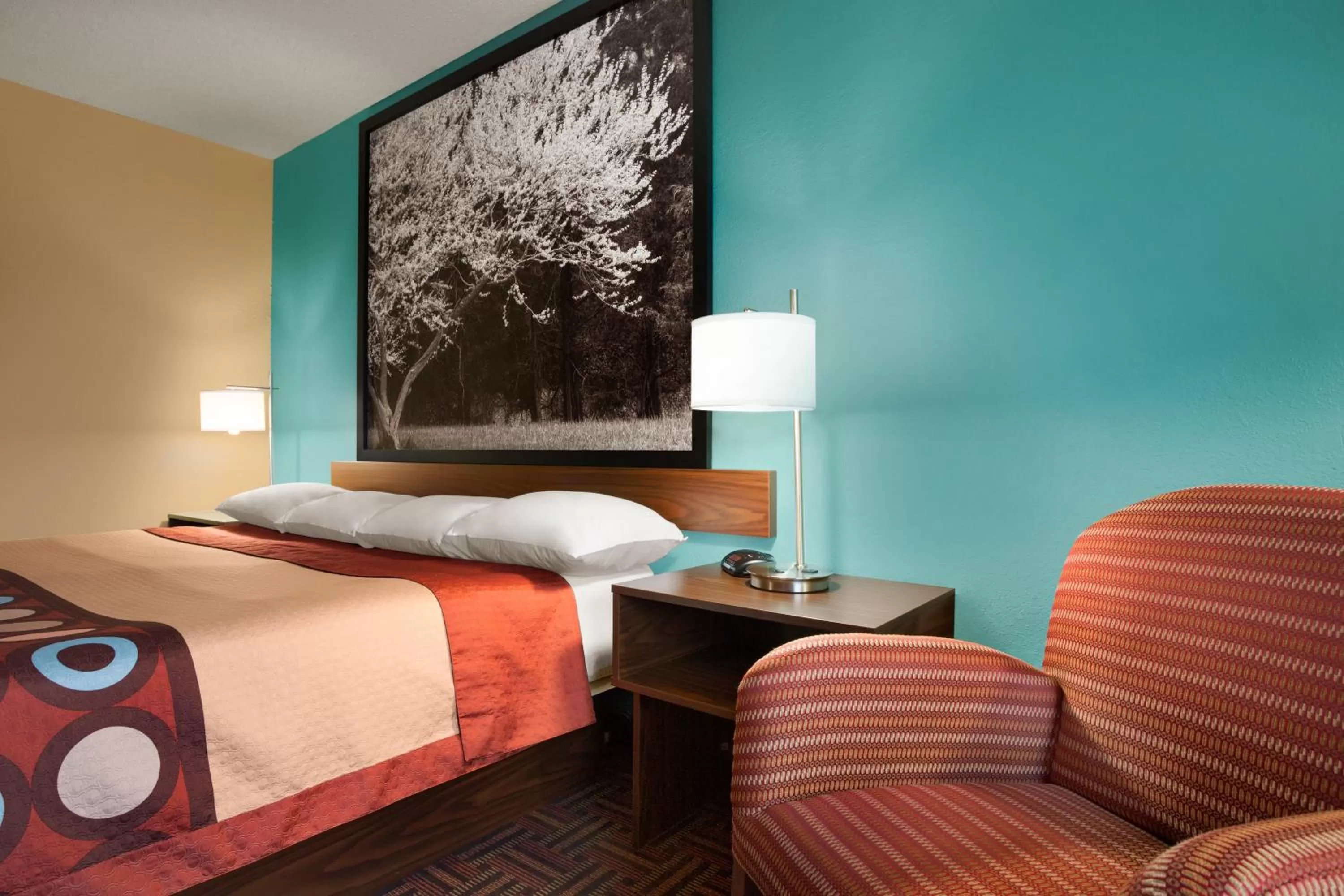 Photo of the whole room, Bed in Super 8 by Wyndham Marion