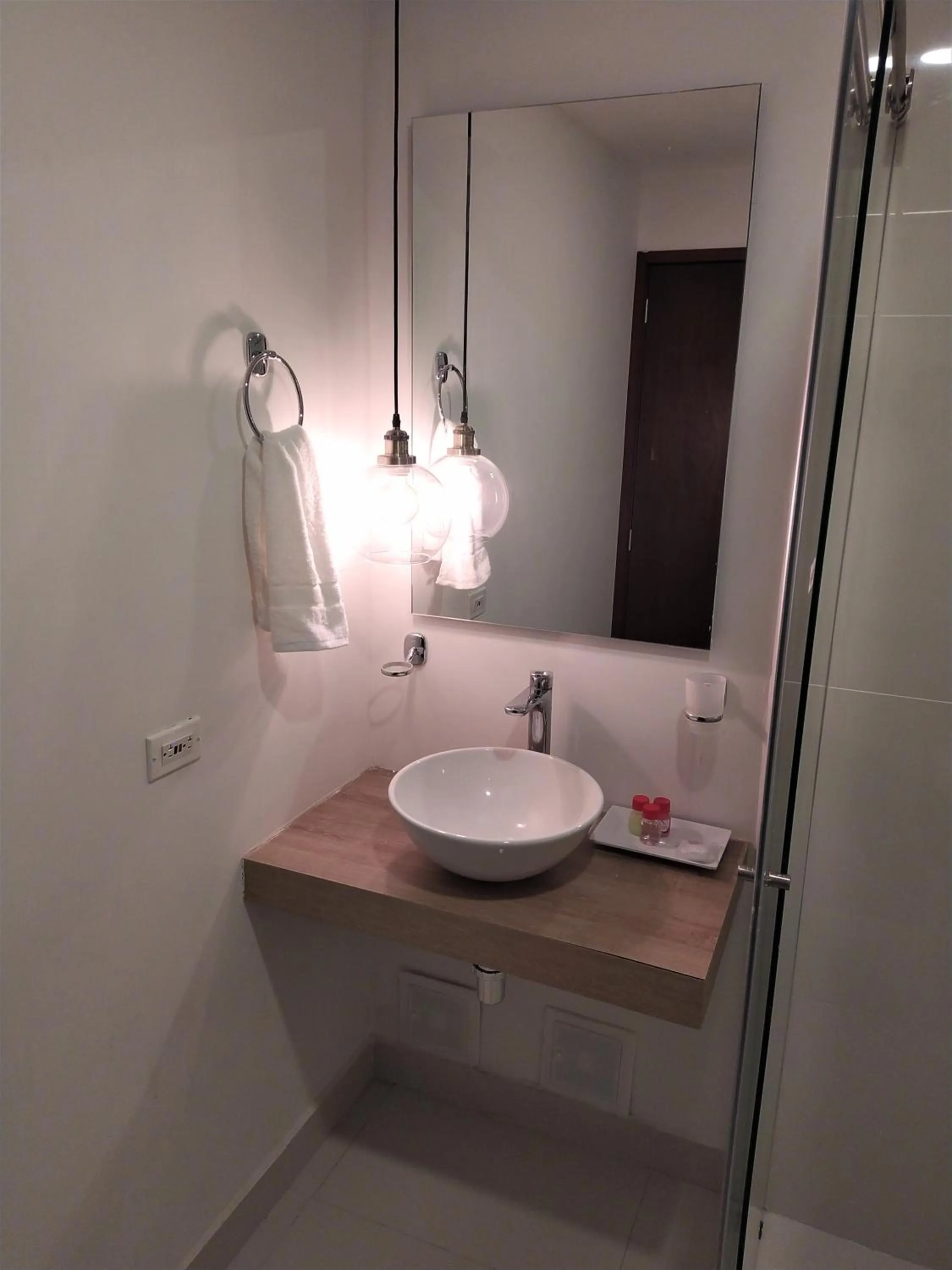 Bathroom in Hotel Karlo By GHO Hoteles