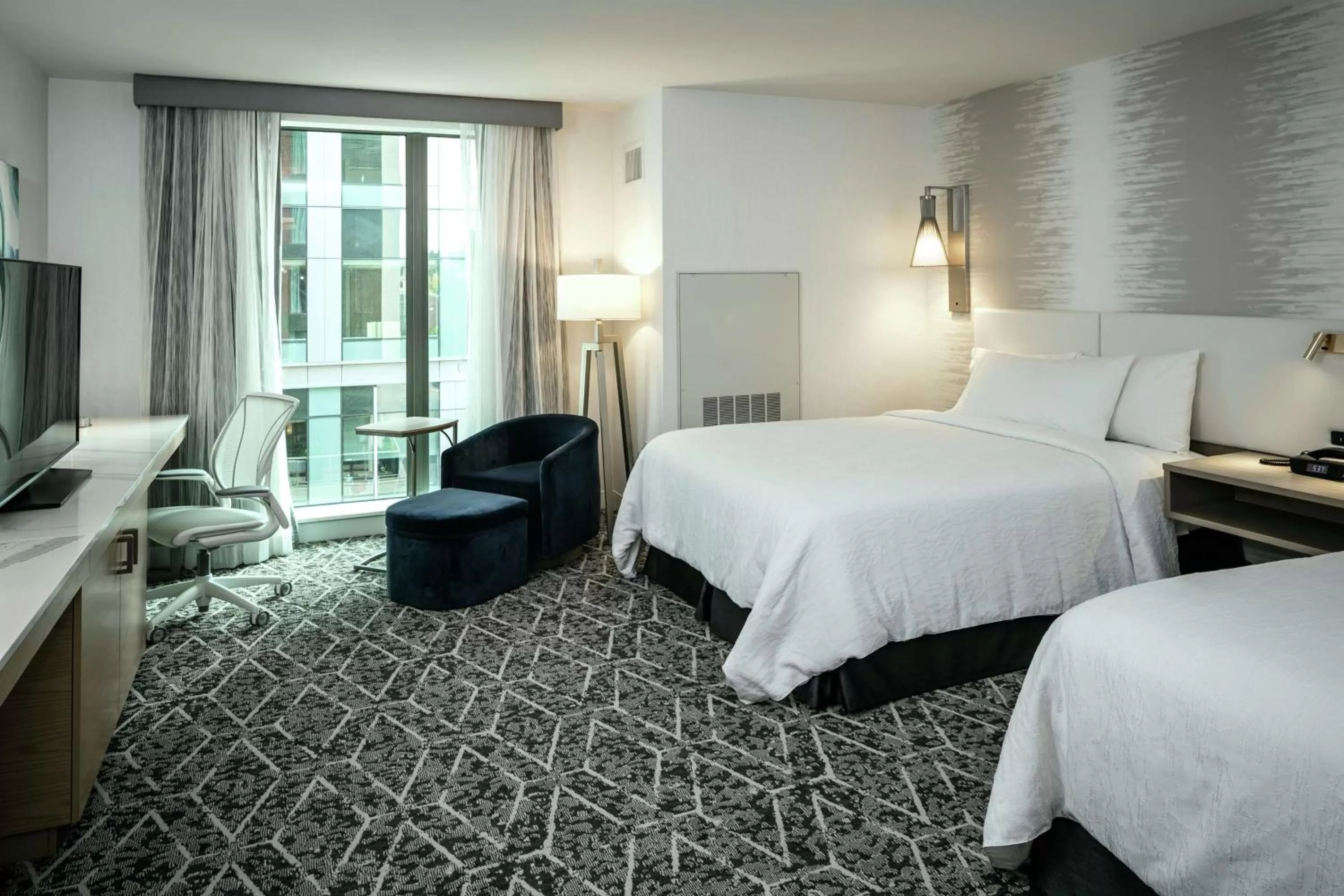 Bedroom, Bed in Hilton Garden Inn Seattle Bellevue Downtown, WA