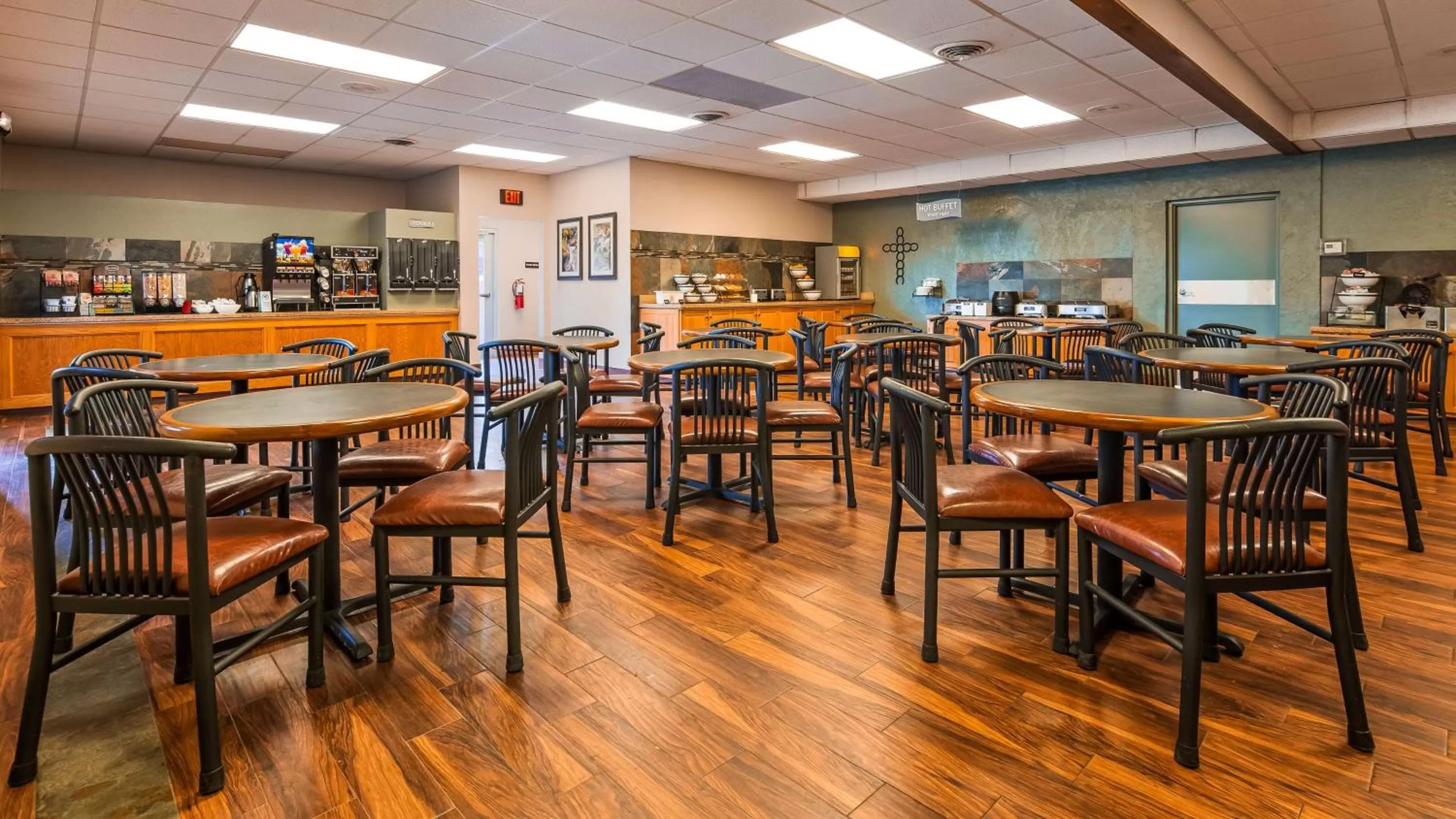 Restaurant/places to eat in Best Western Center Pointe Inn