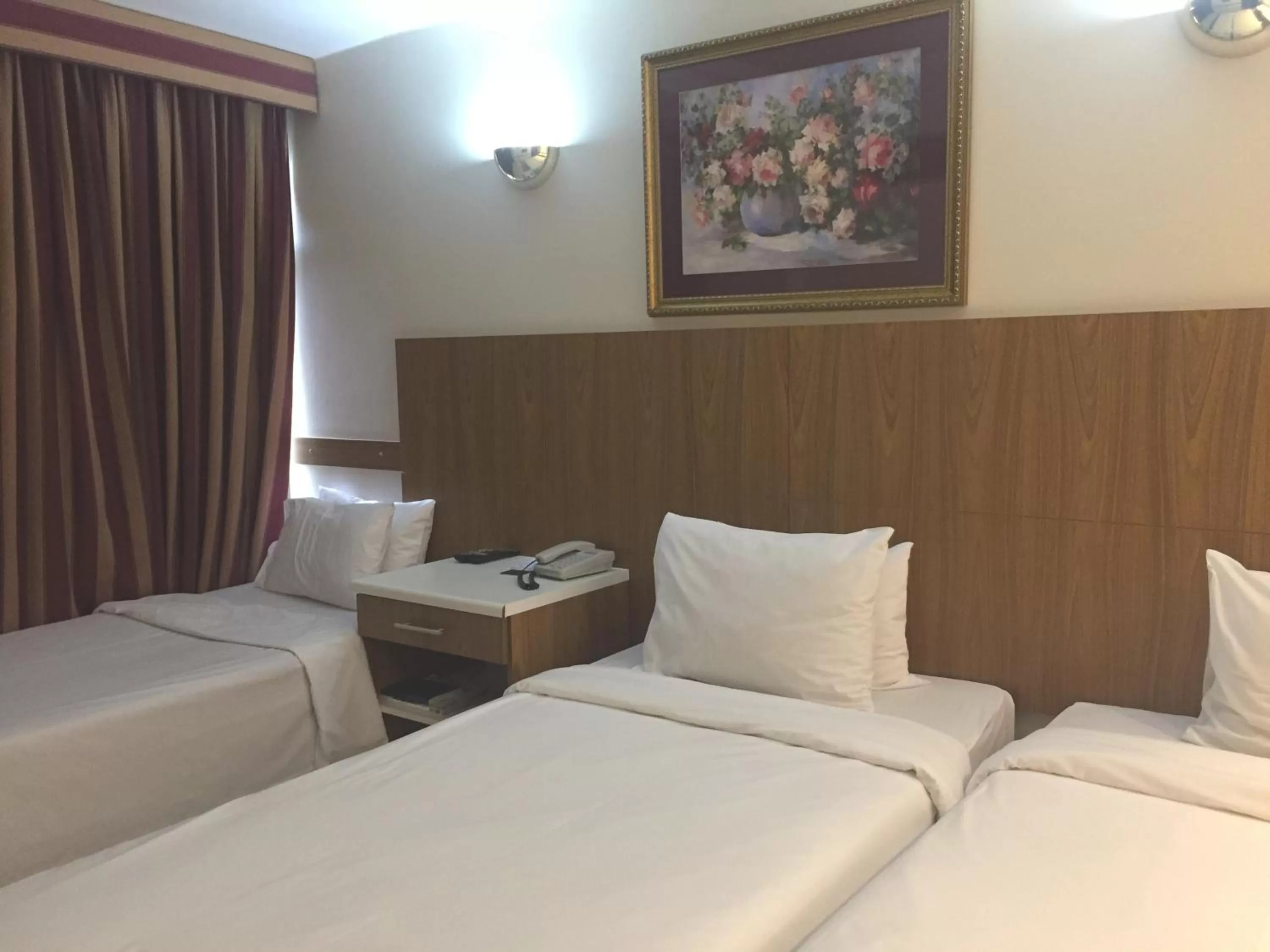 Photo of the whole room, Bed in Phenícia Bittar Hotel