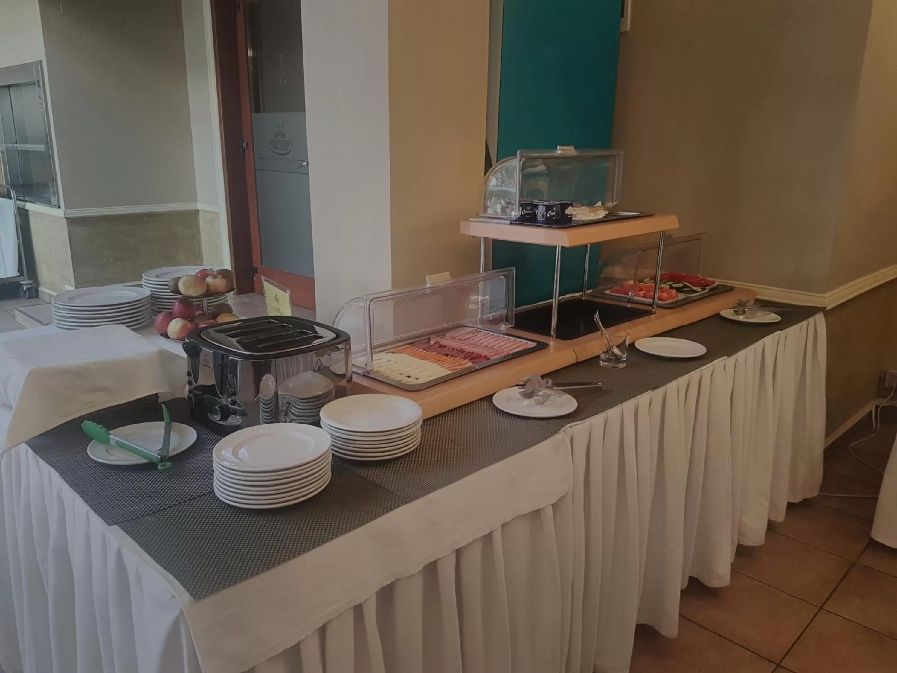 Breakfast in Hotel Garden Club