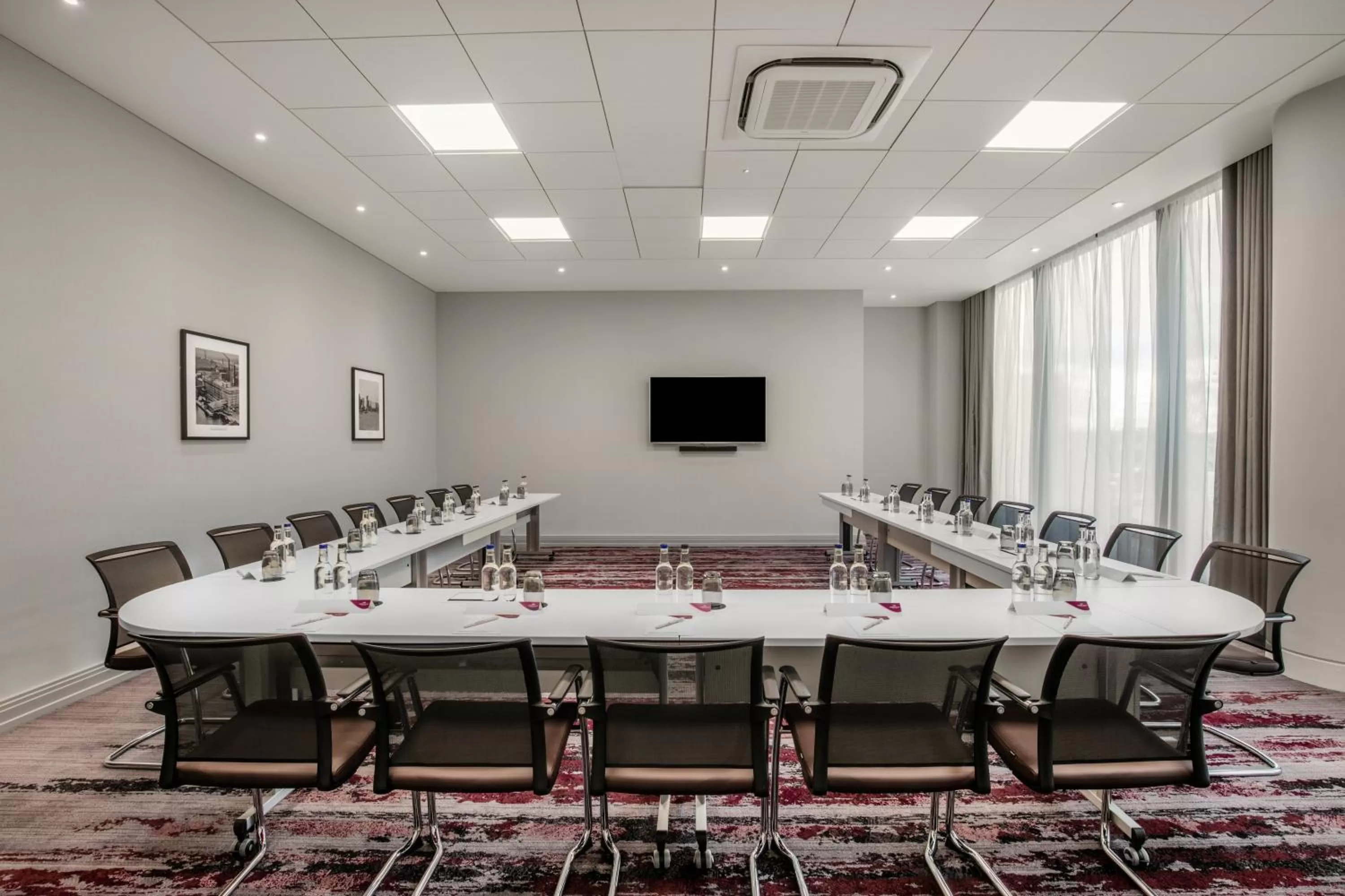 Meeting/conference room in Crowne Plaza London - Docklands by IHG