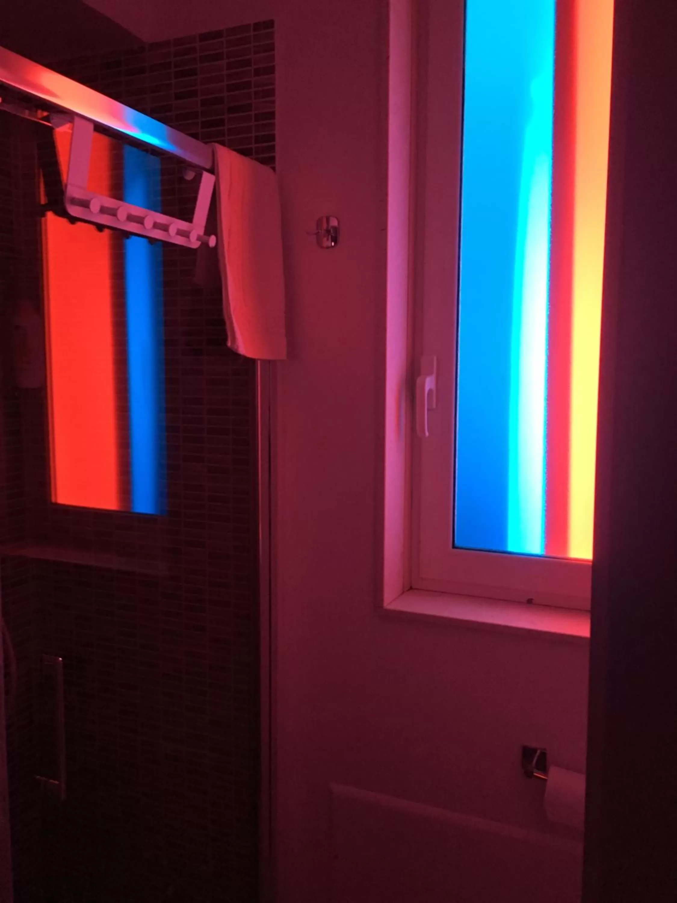 Shower in Grande Archivio Napoli 22