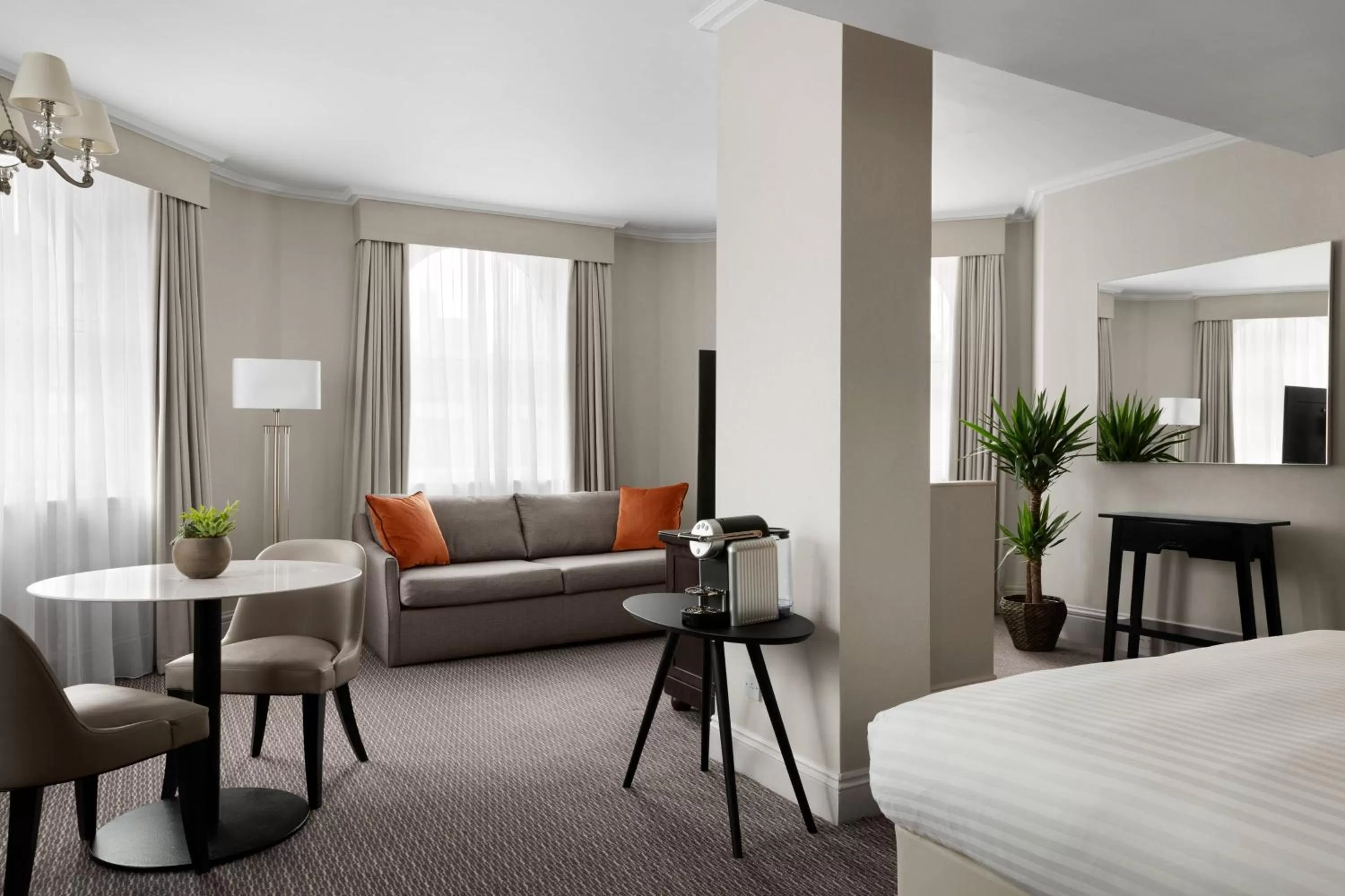 Photo of the whole room in Bristol Marriott Royal Hotel