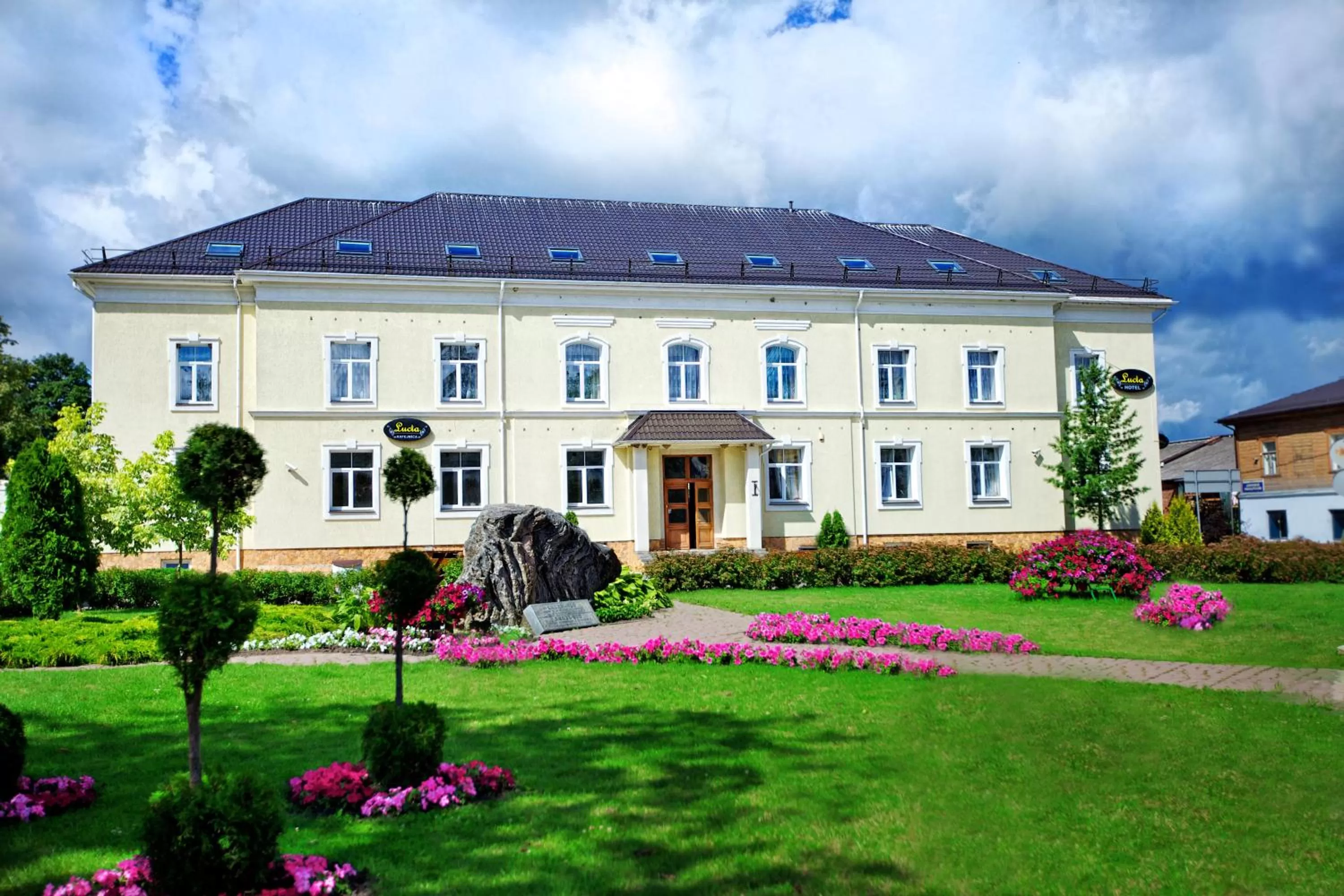 Lucia with Self Check-in