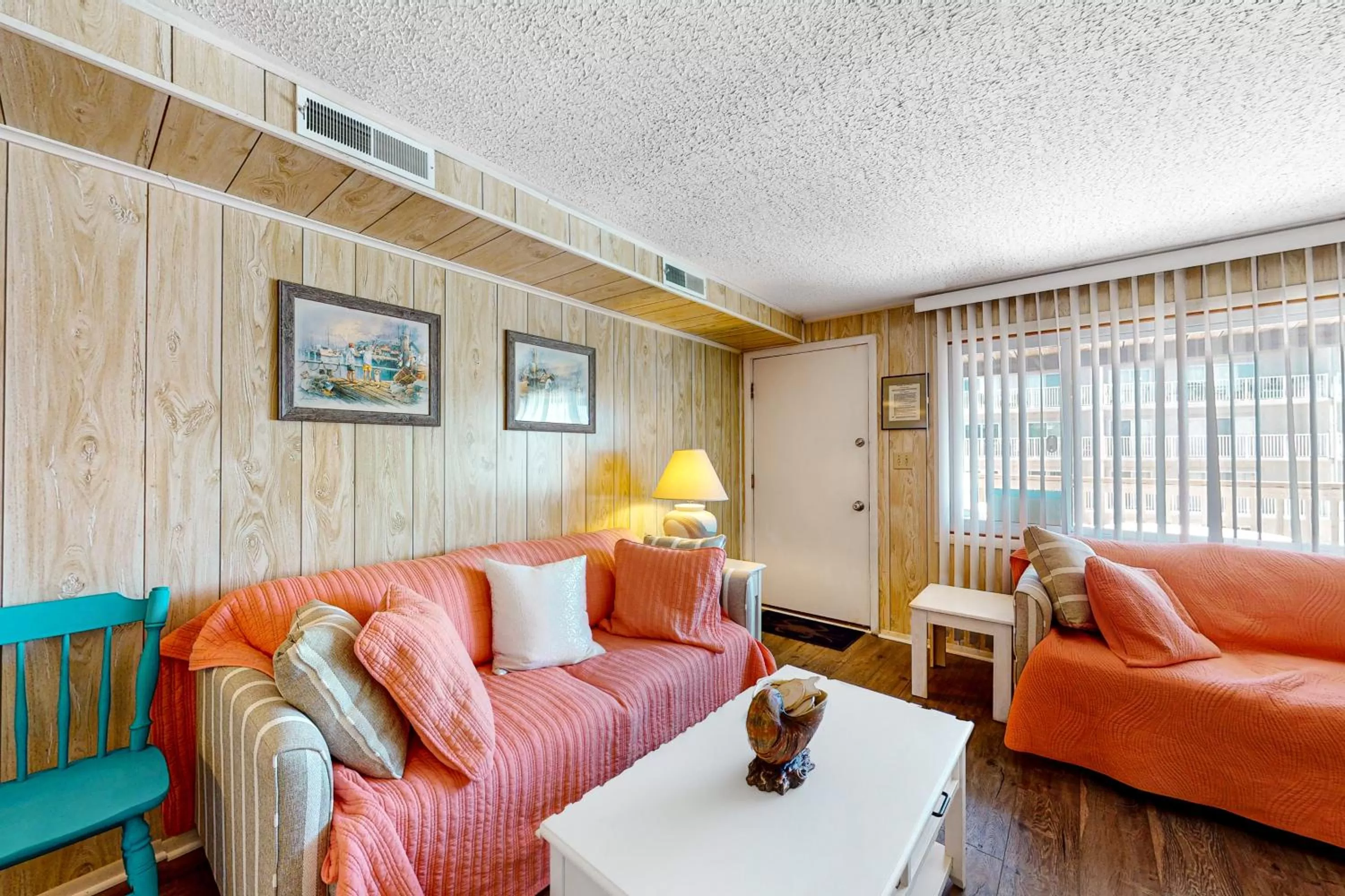 Seating Area in Ocean Point II