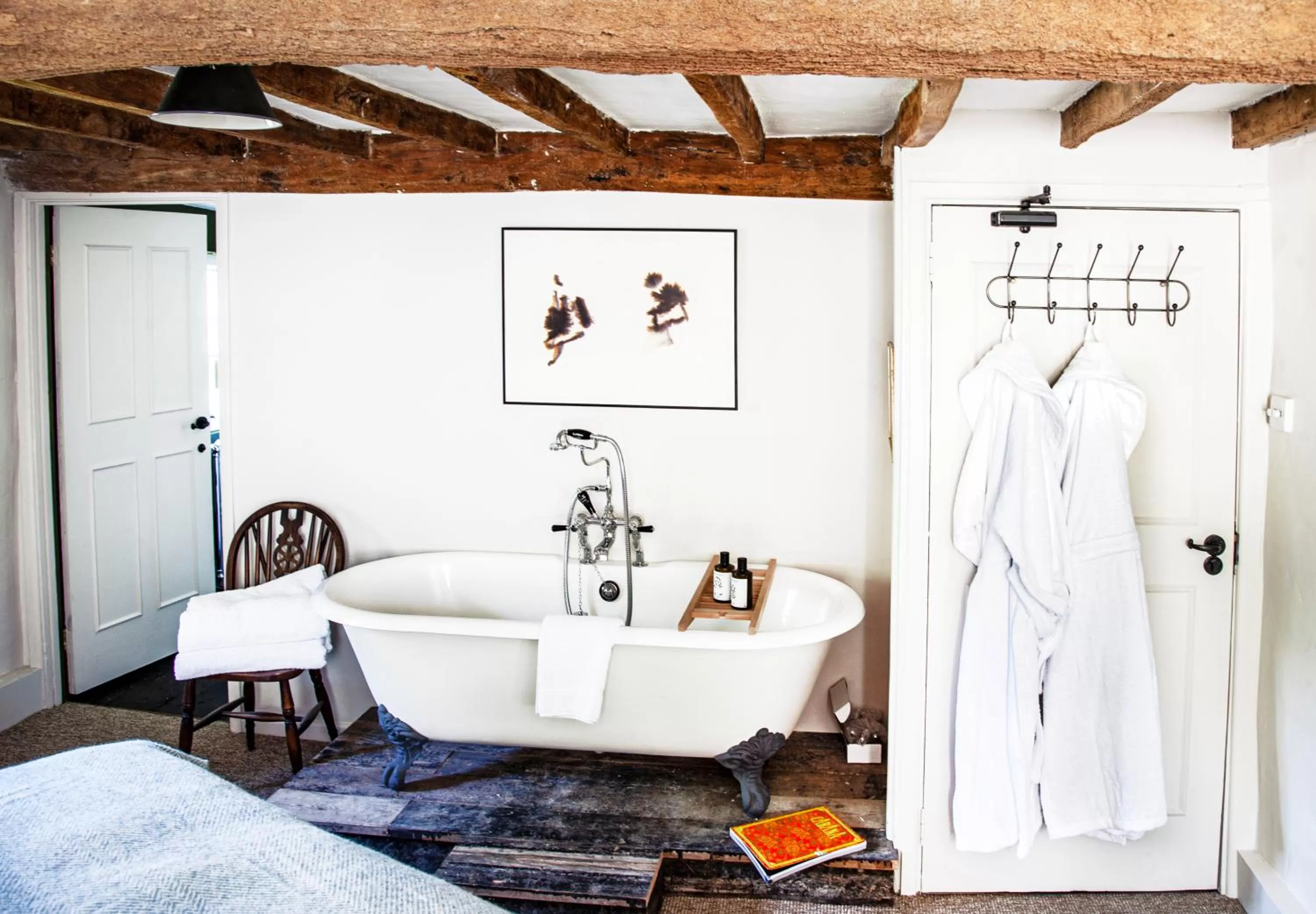 Bedroom in The Lamb Inn