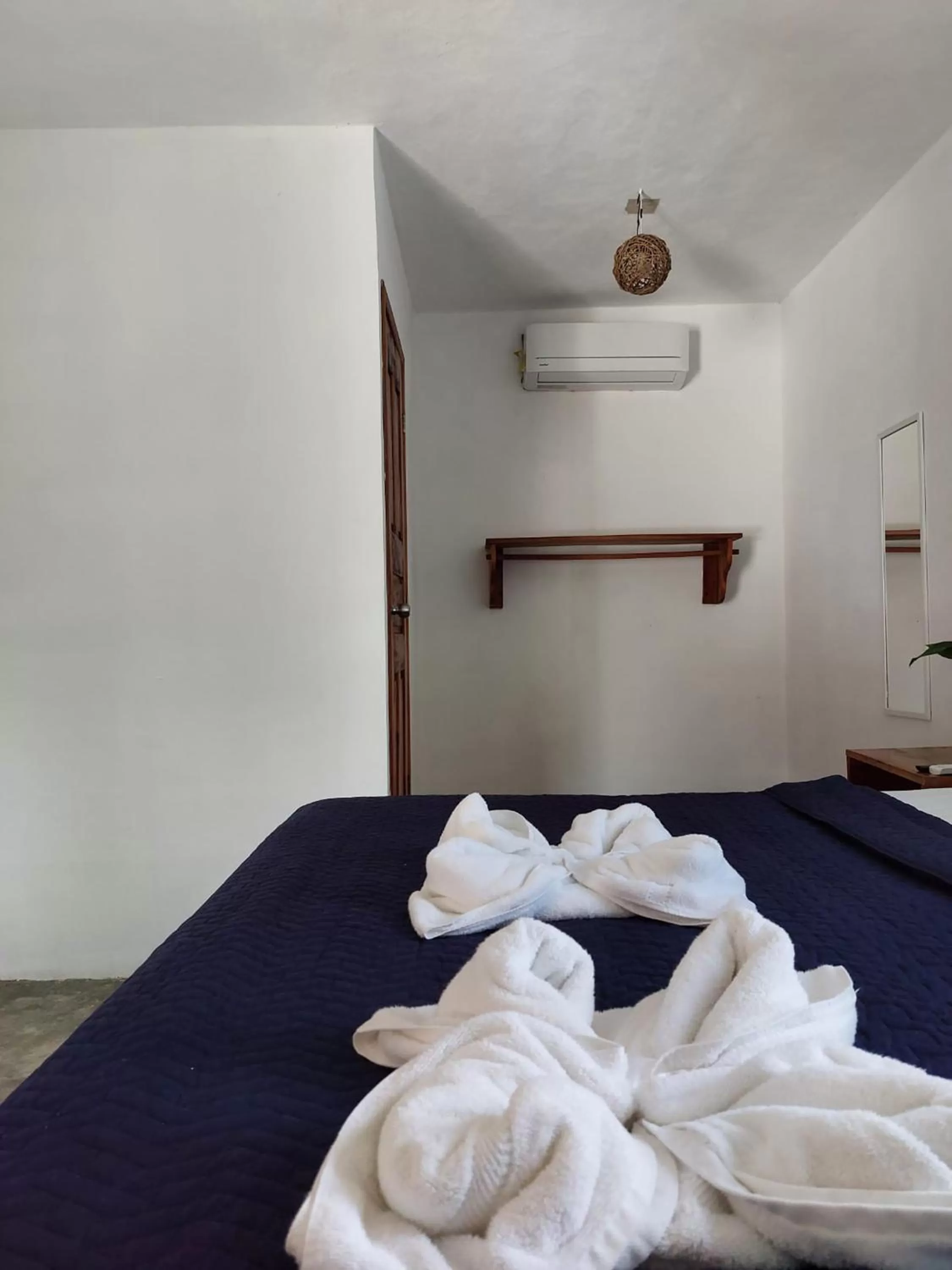 Photo of the whole room, Bed in Hotel Xa´an Bacalar