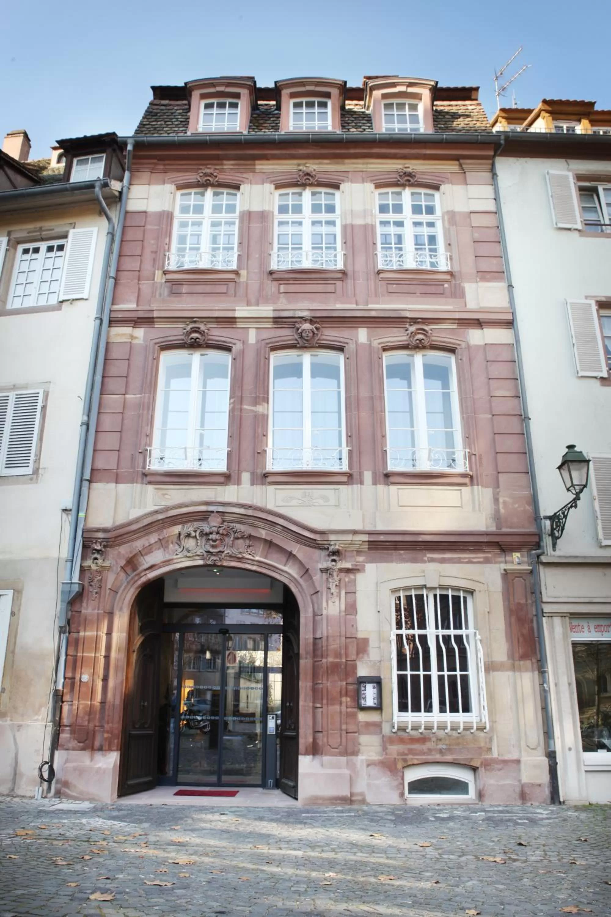 Facade/entrance in Logis Hôtel Ettenheim