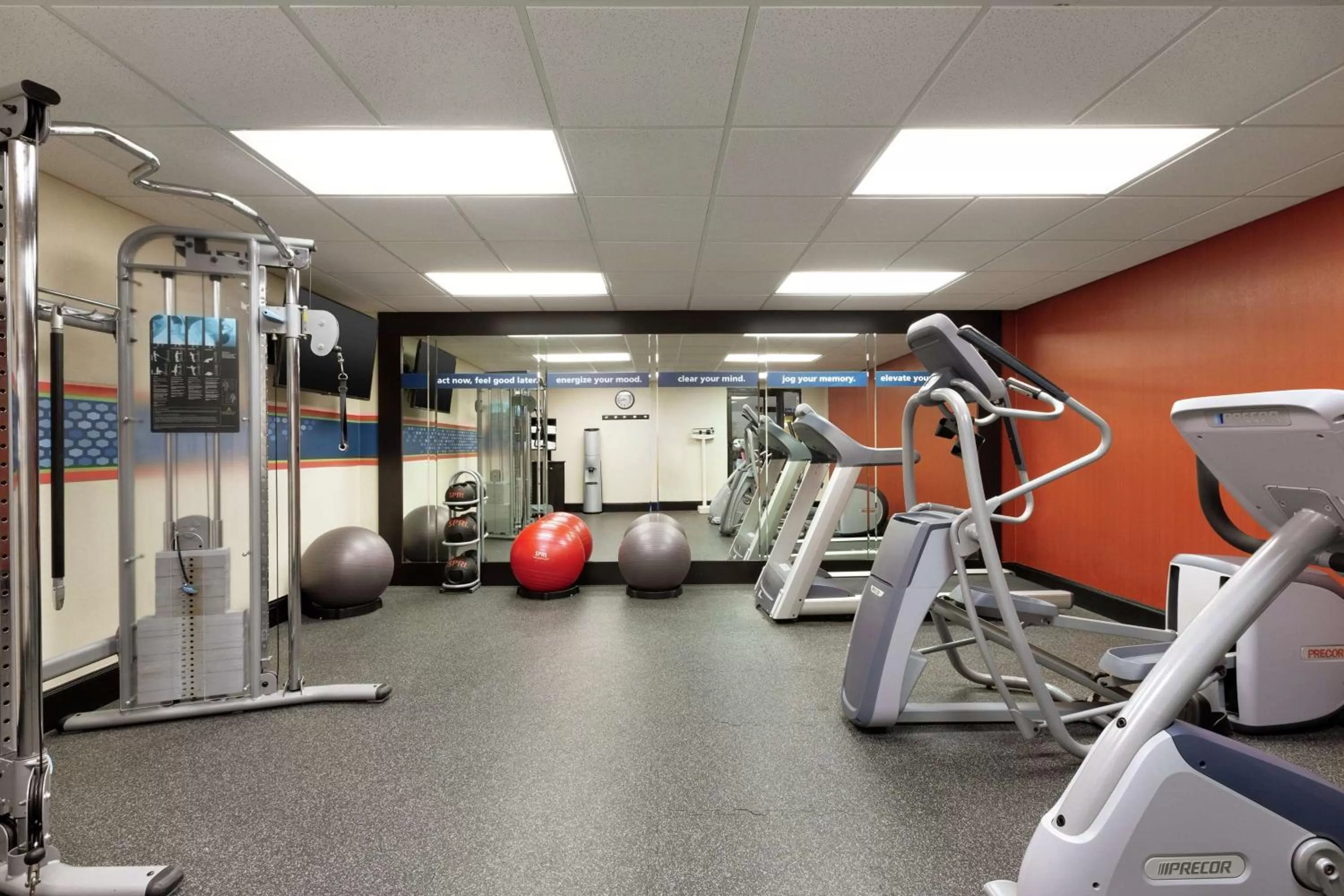 Fitness centre/facilities in Hampton Inn and Suites Houston Clear Lake NASA