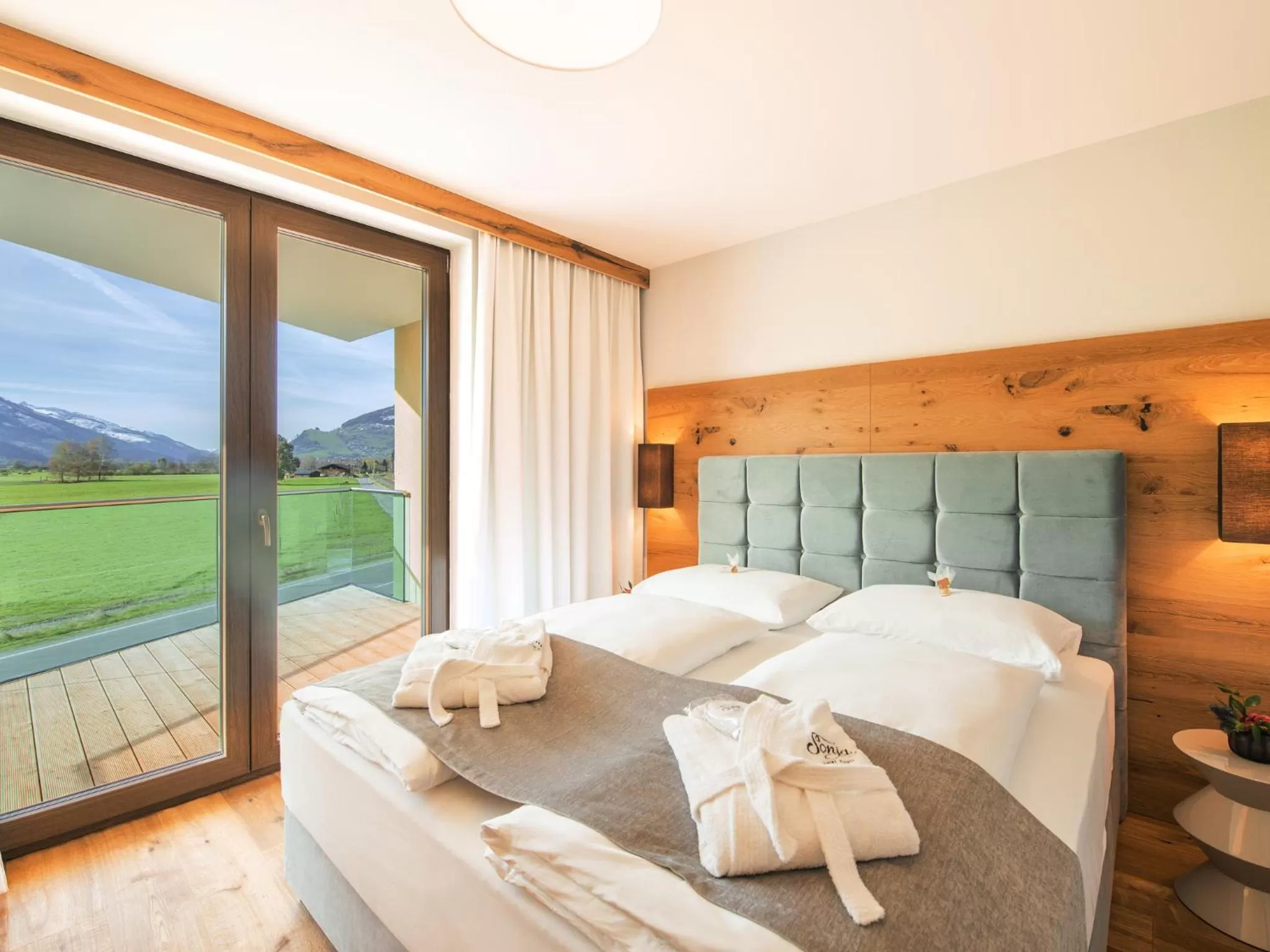 One-Bedroom Apartment with Balcony or Terrace in Sonja Alpine Resort