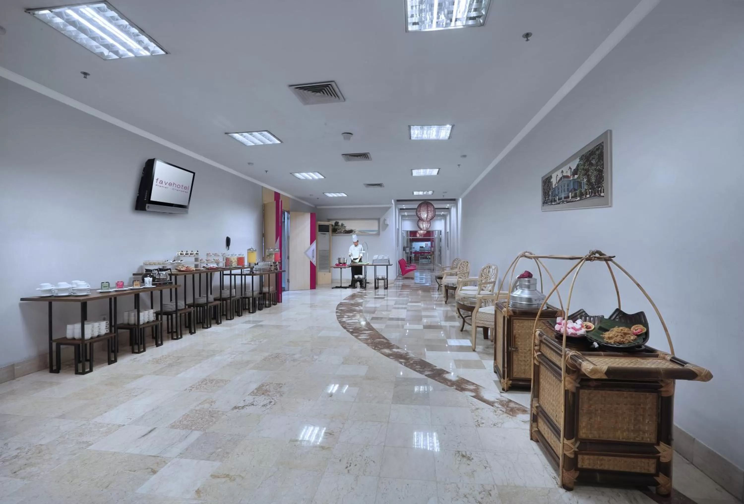 Restaurant/places to eat in favehotel Premier Cihampelas