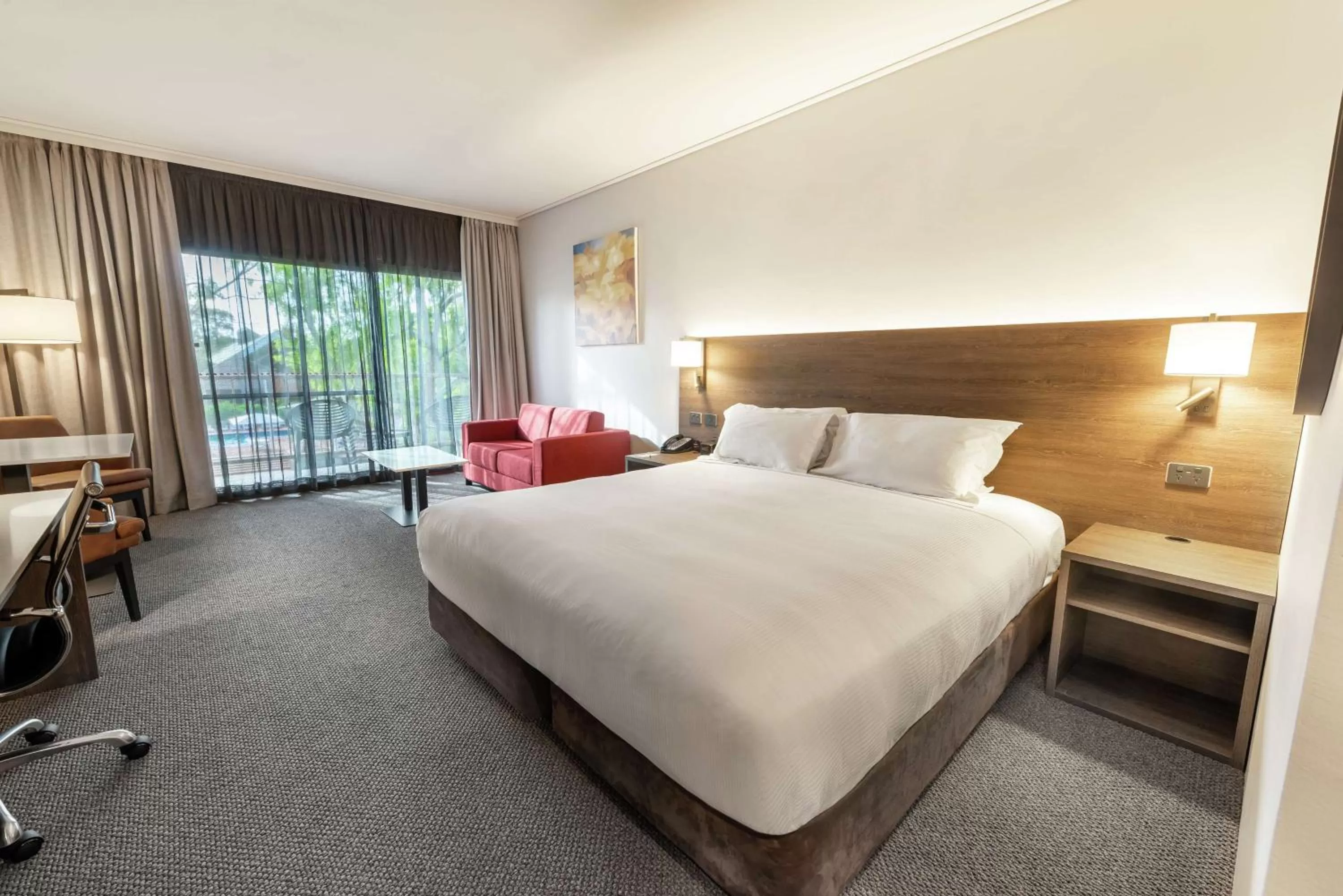 Bed in DoubleTree by Hilton Alice Springs