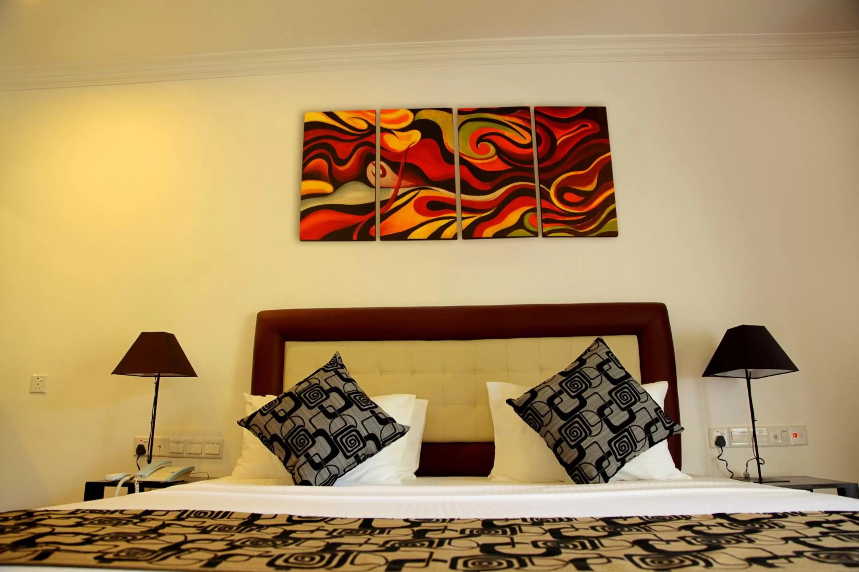 Bed in Oreeka - Katunayake Airport Transit Hotels