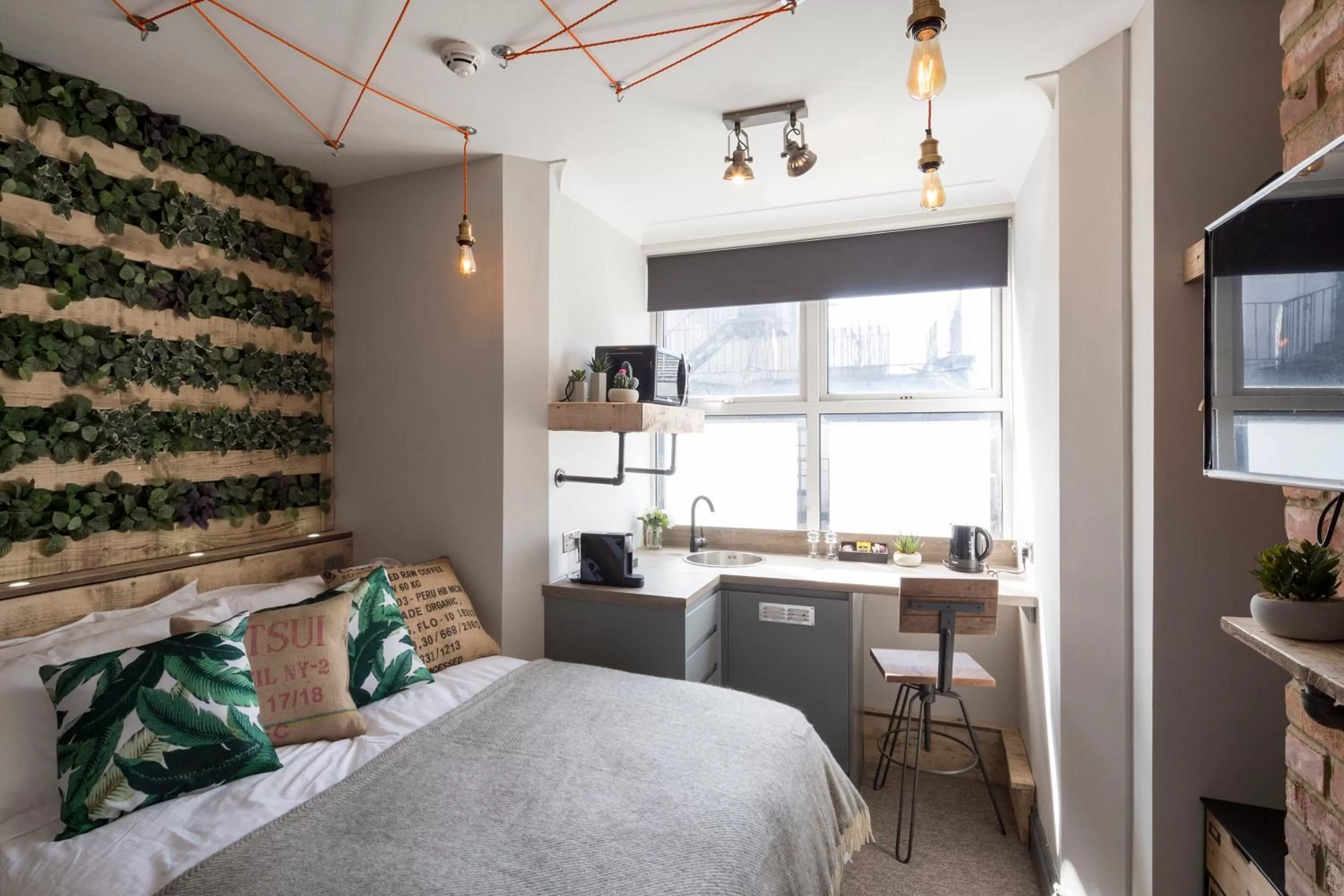 Bed in One Broad Street