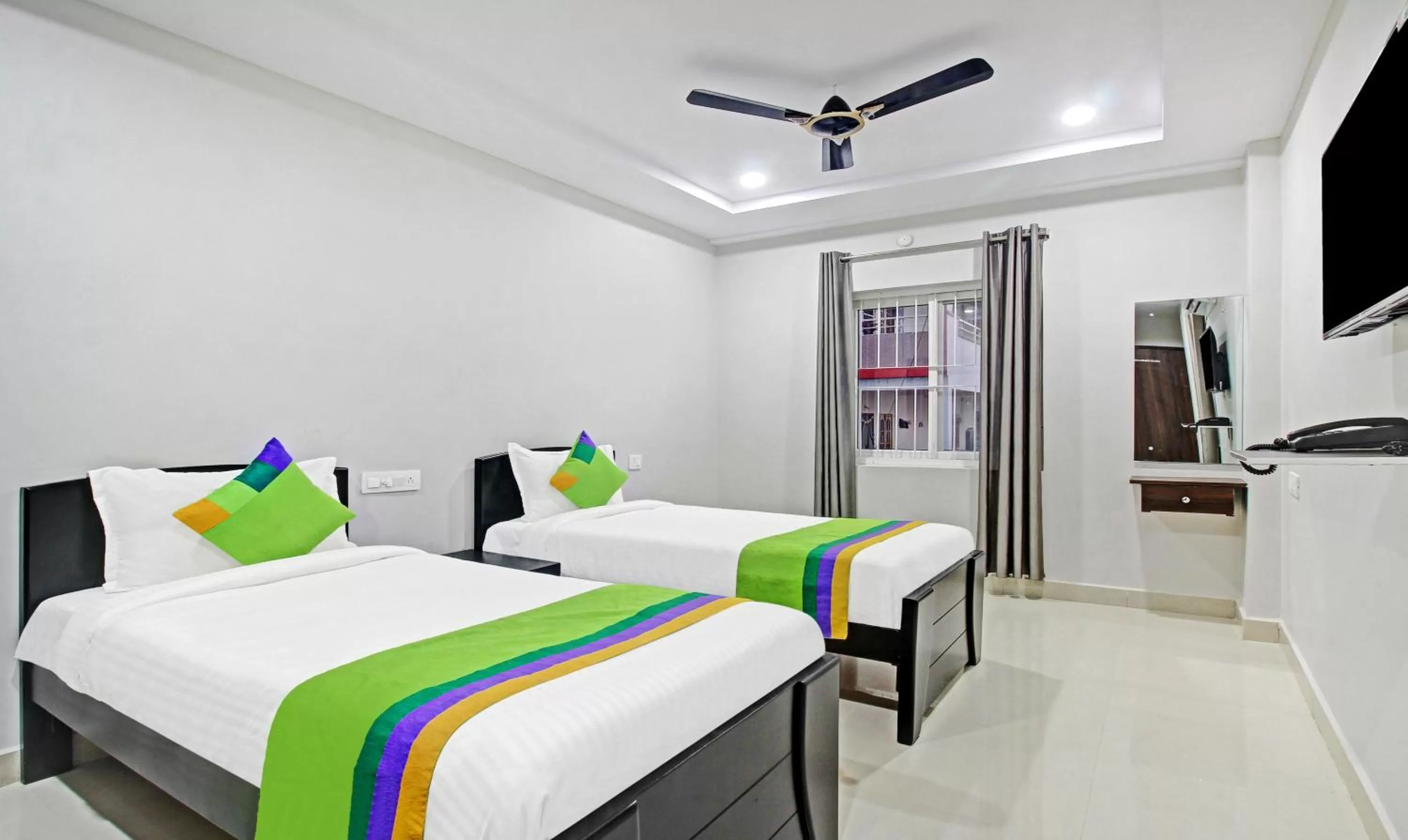 Bedroom, Bed in Itsy Hotels Sunrise Grand, Hitech City