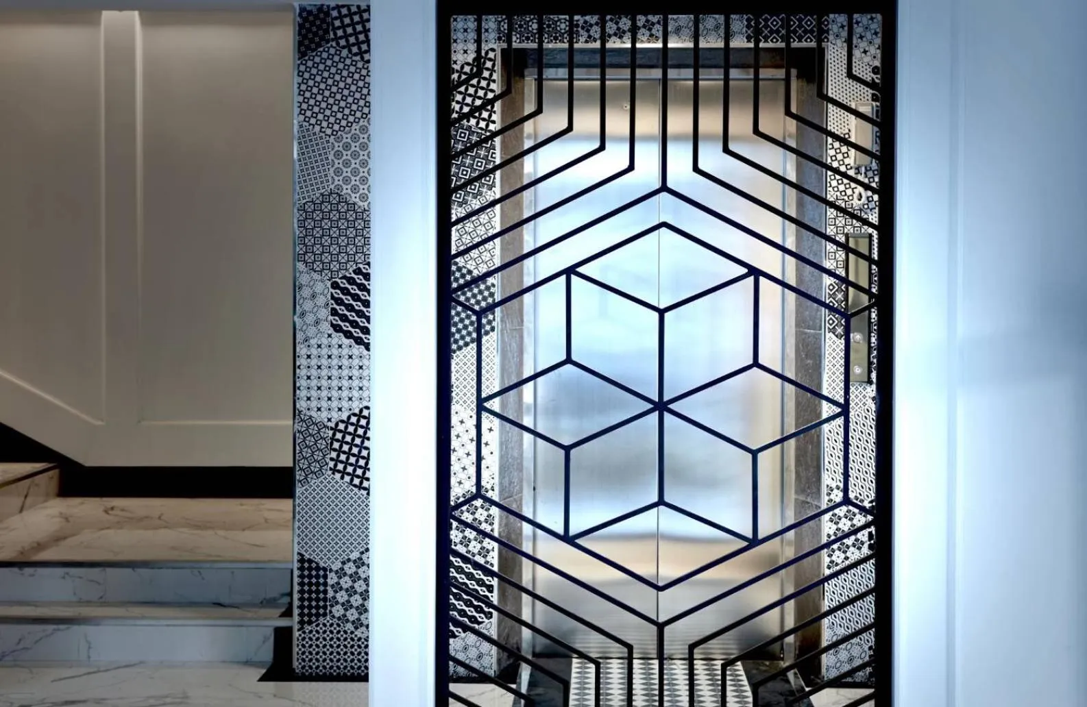 elevator in Chezzotel Pattaya