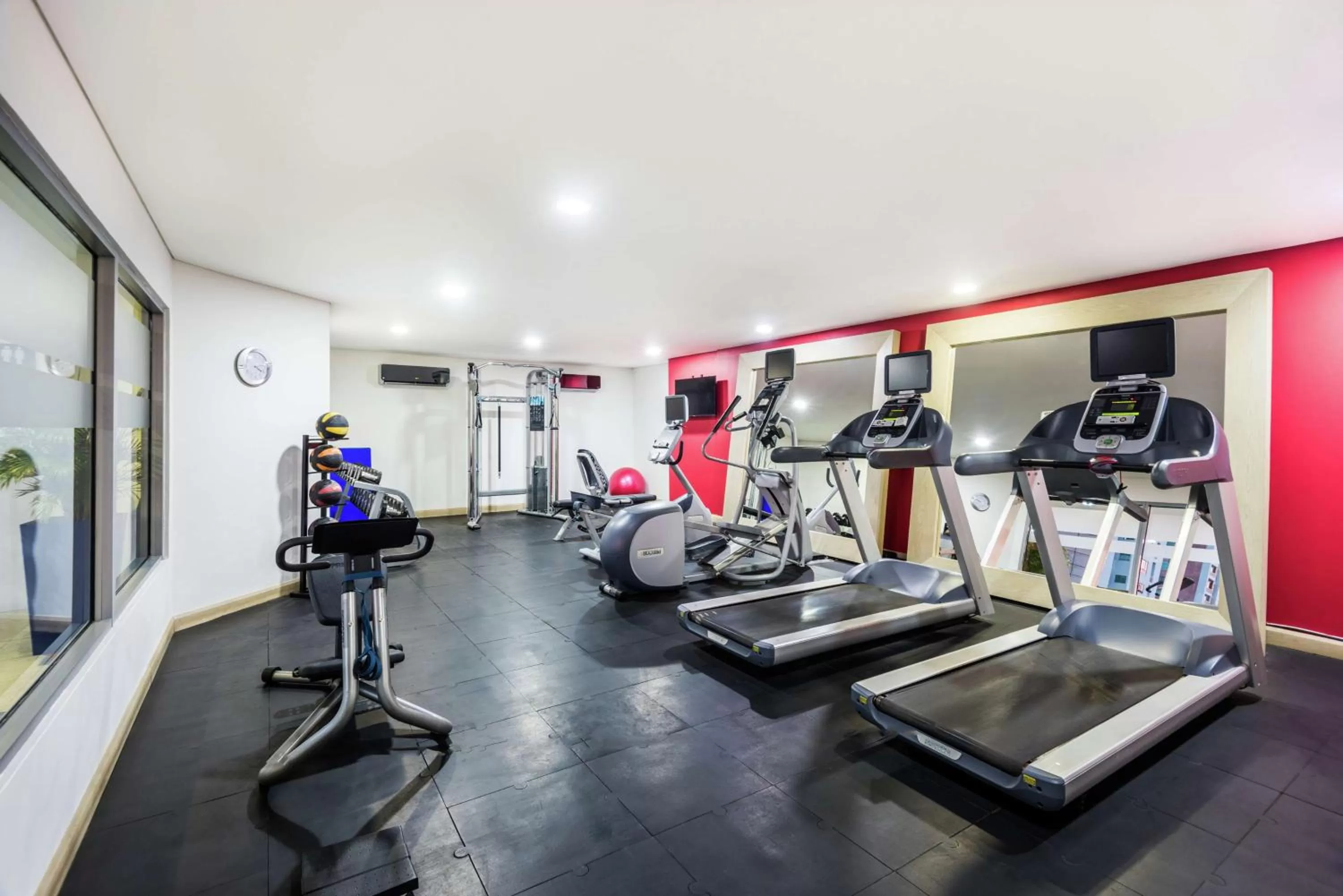 Fitness centre/facilities in Hilton Garden Inn Barranquilla