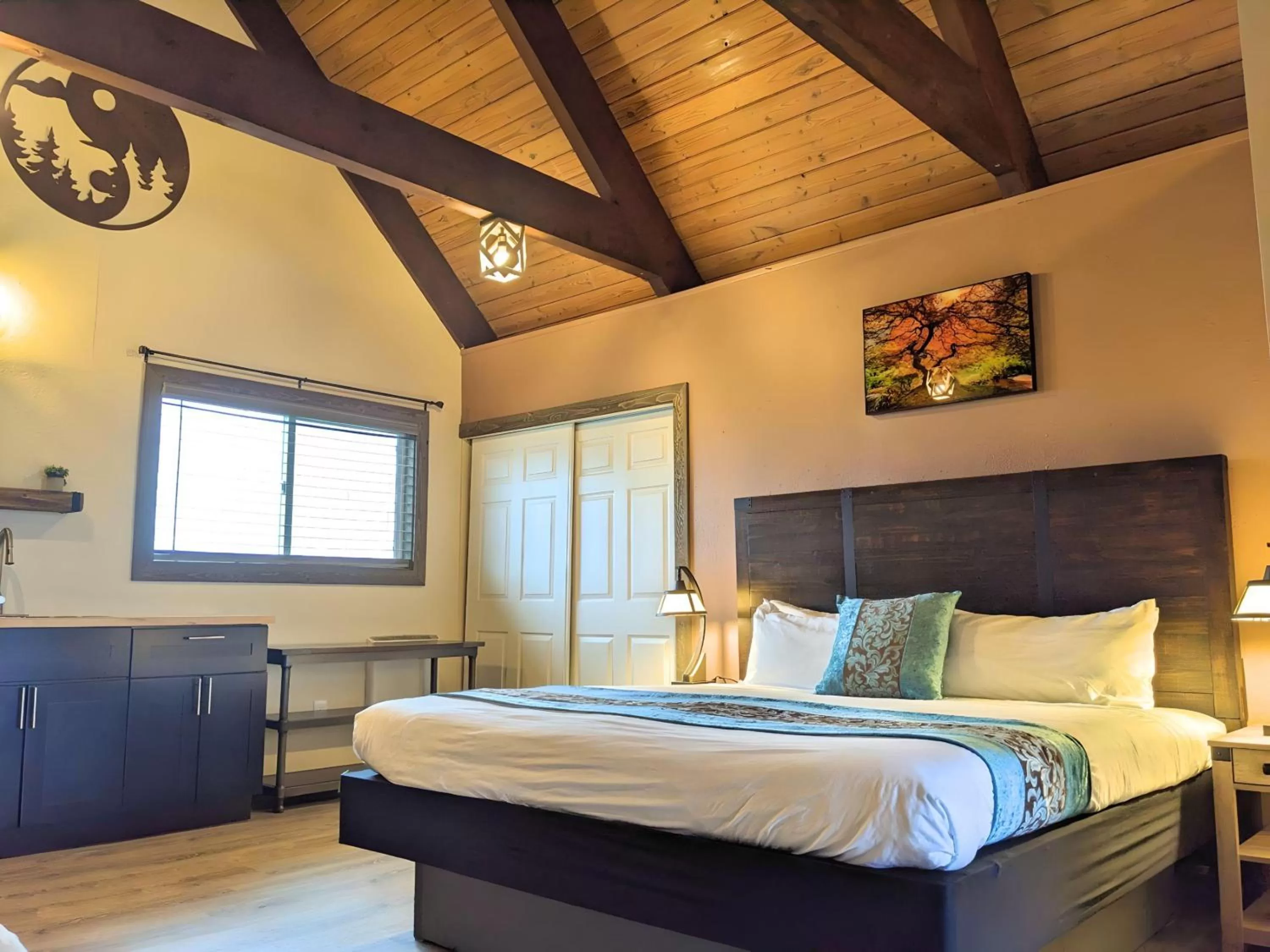 Bed in Wanderlust Inn