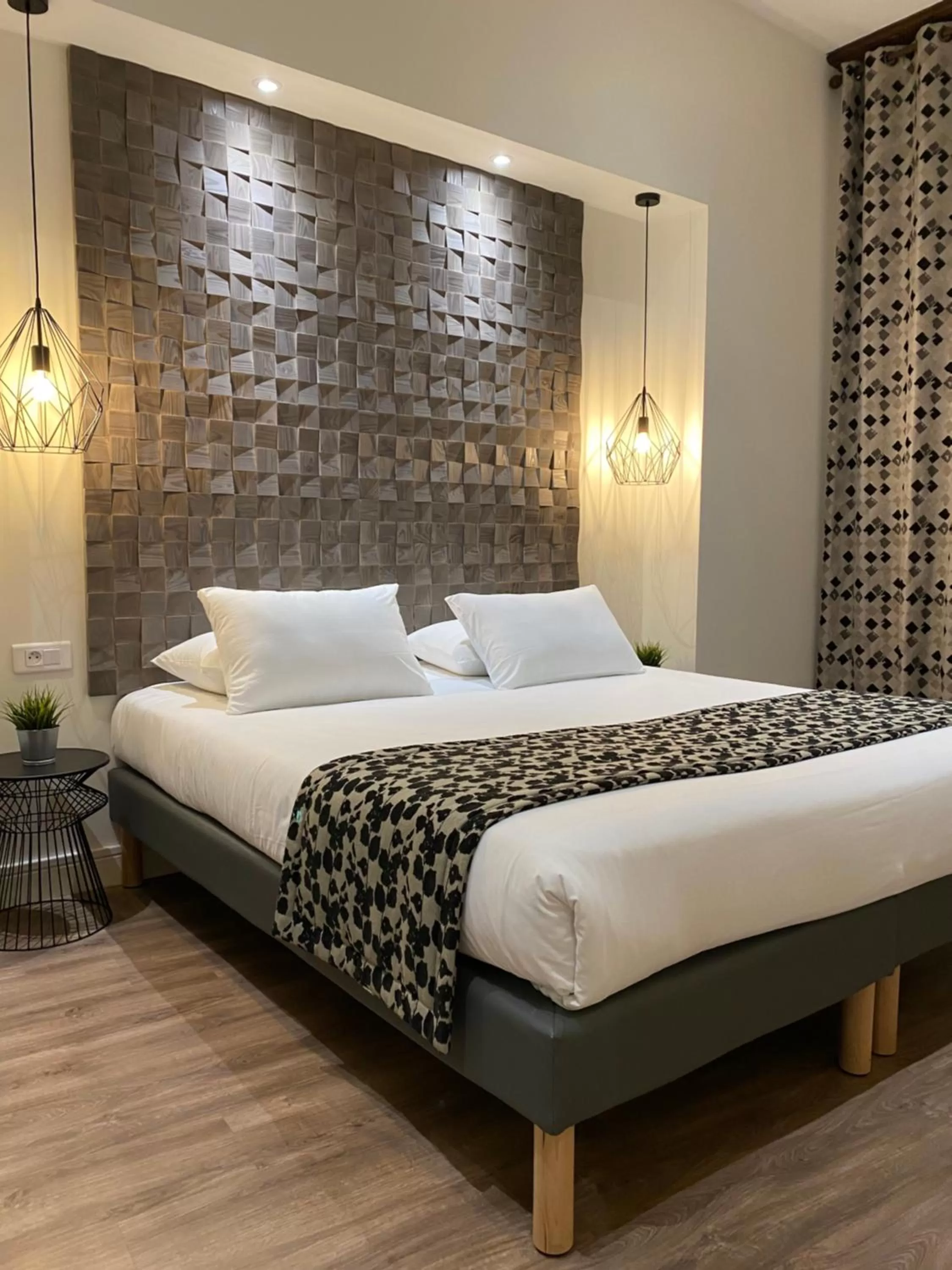 Bed in Kyriad Chalon-Sur-Saone Centre