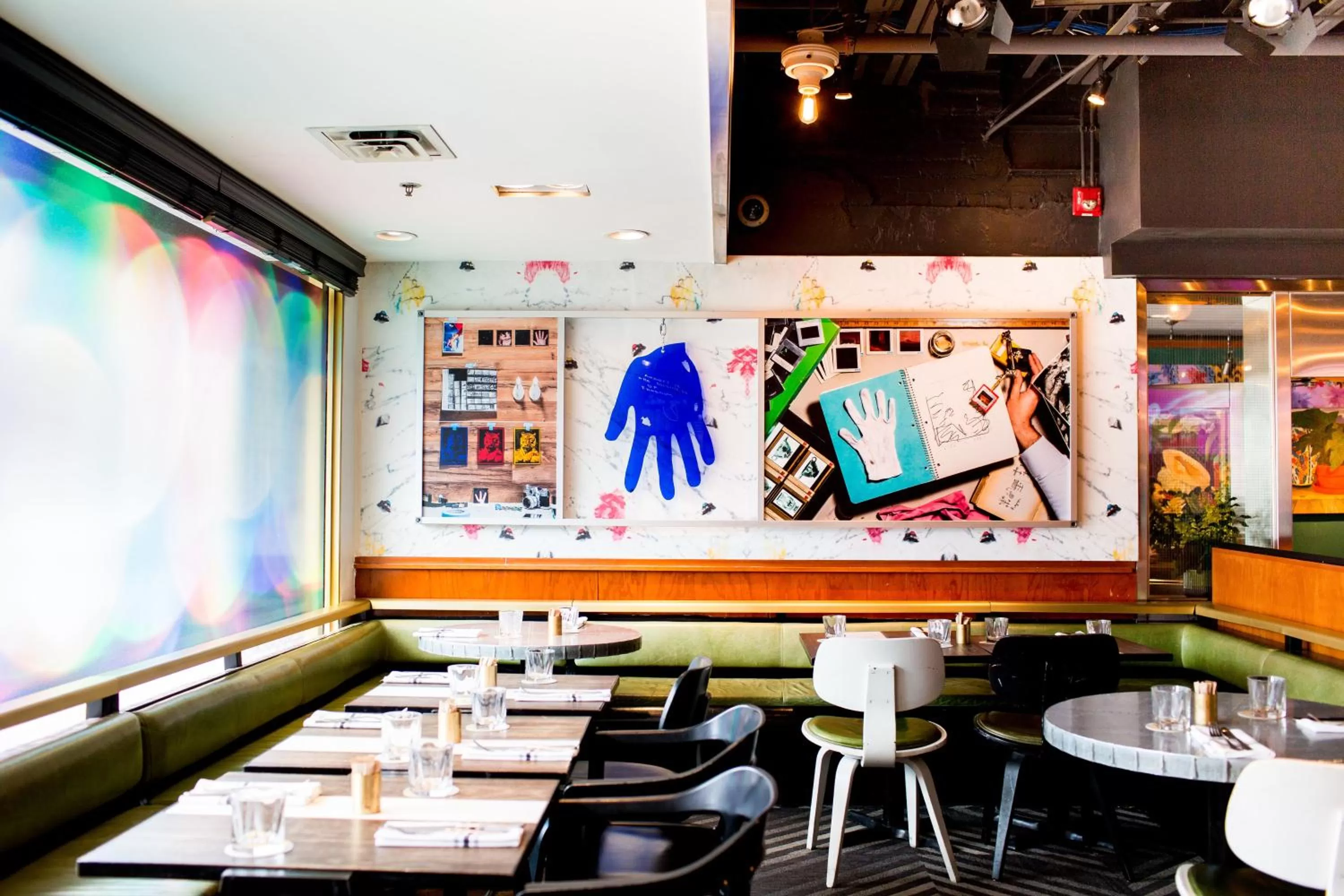 Restaurant/places to eat in The Drake Hotel