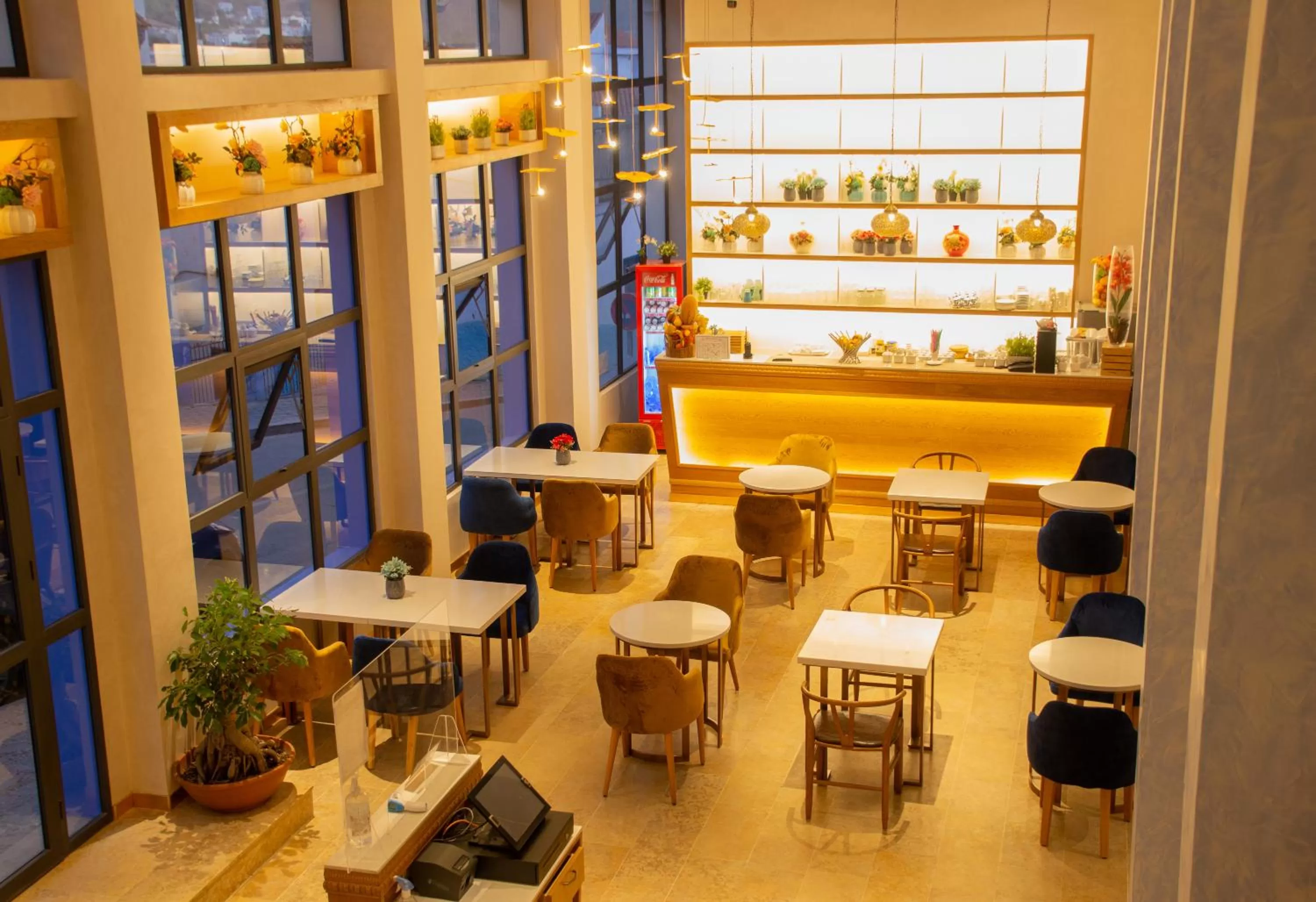 Restaurant/places to eat in VANCII Hotel