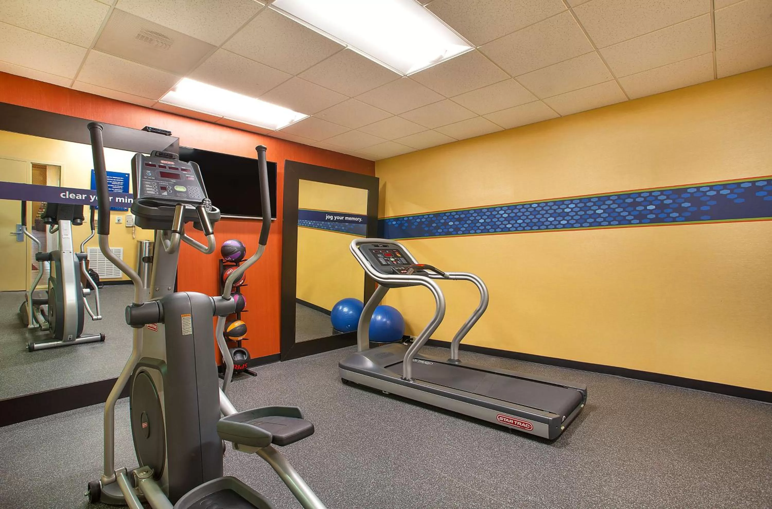 Fitness centre/facilities in Hampton Inn Dry Ridge