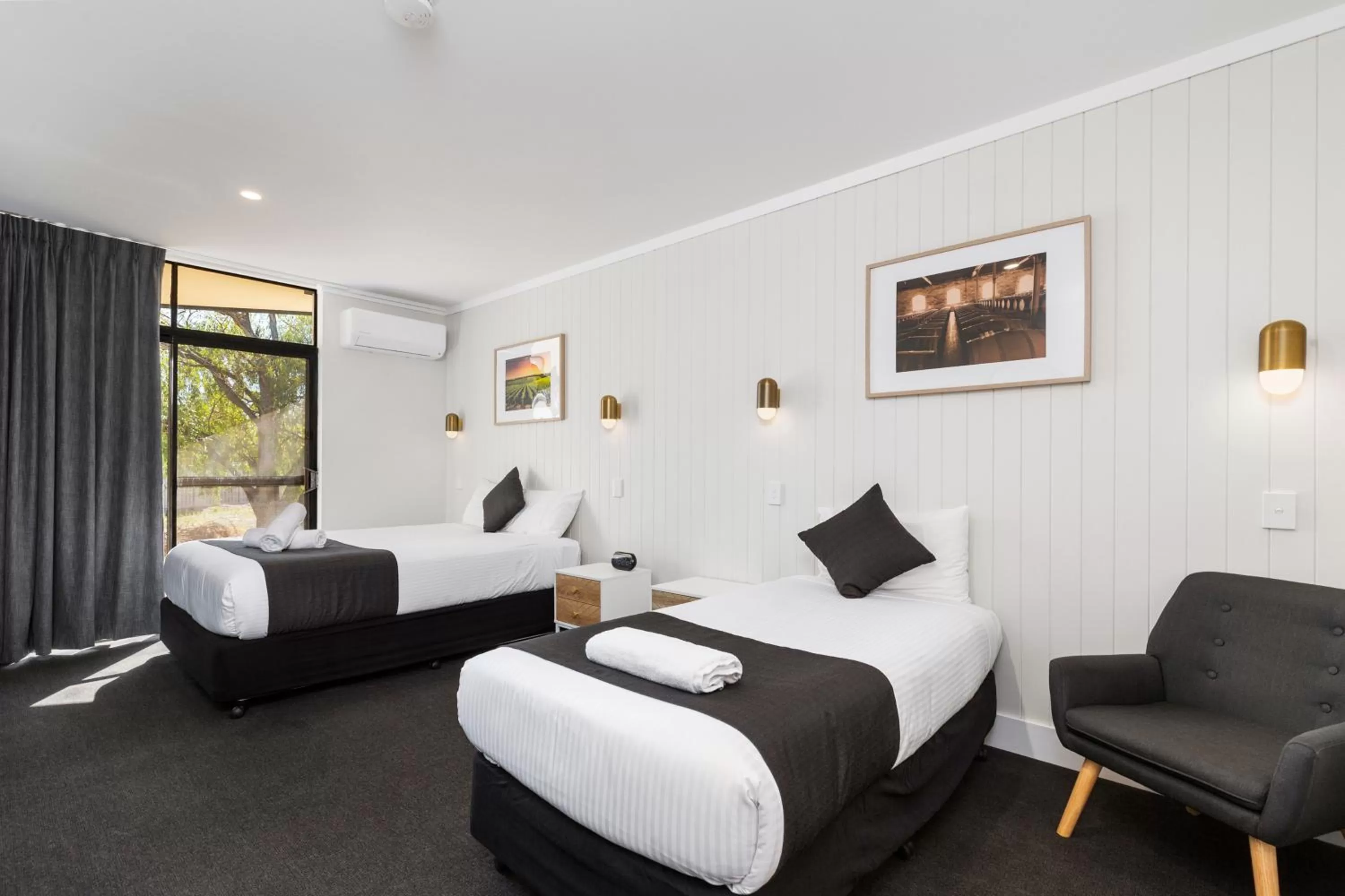 Bed in The Wine Vine Hotel