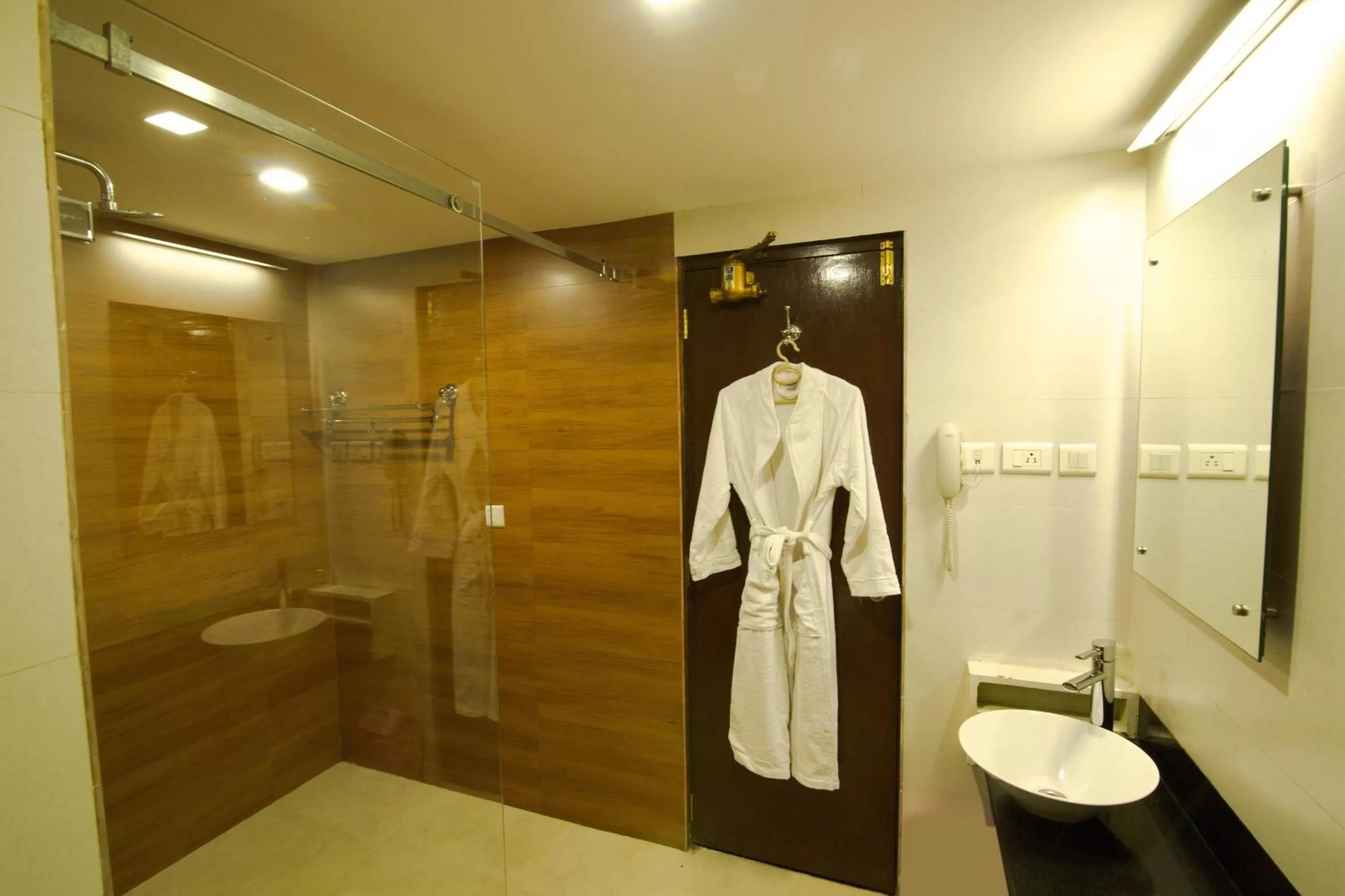 Bathroom in Royal Omars