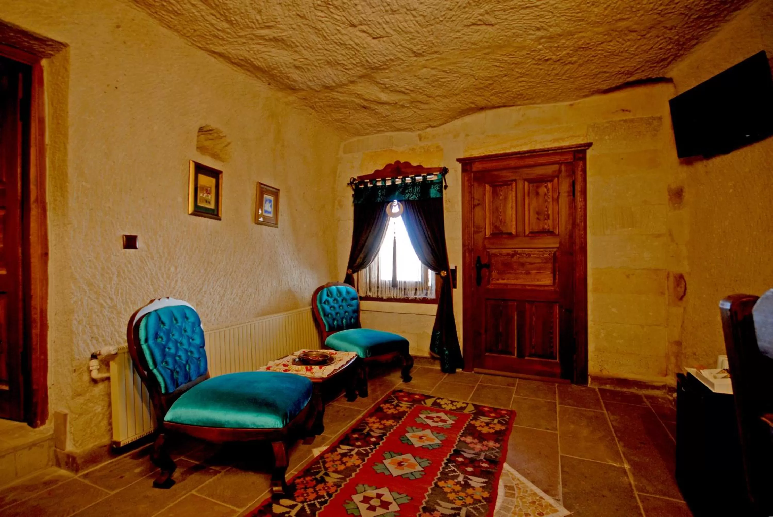 Seating area in Miras Hotel