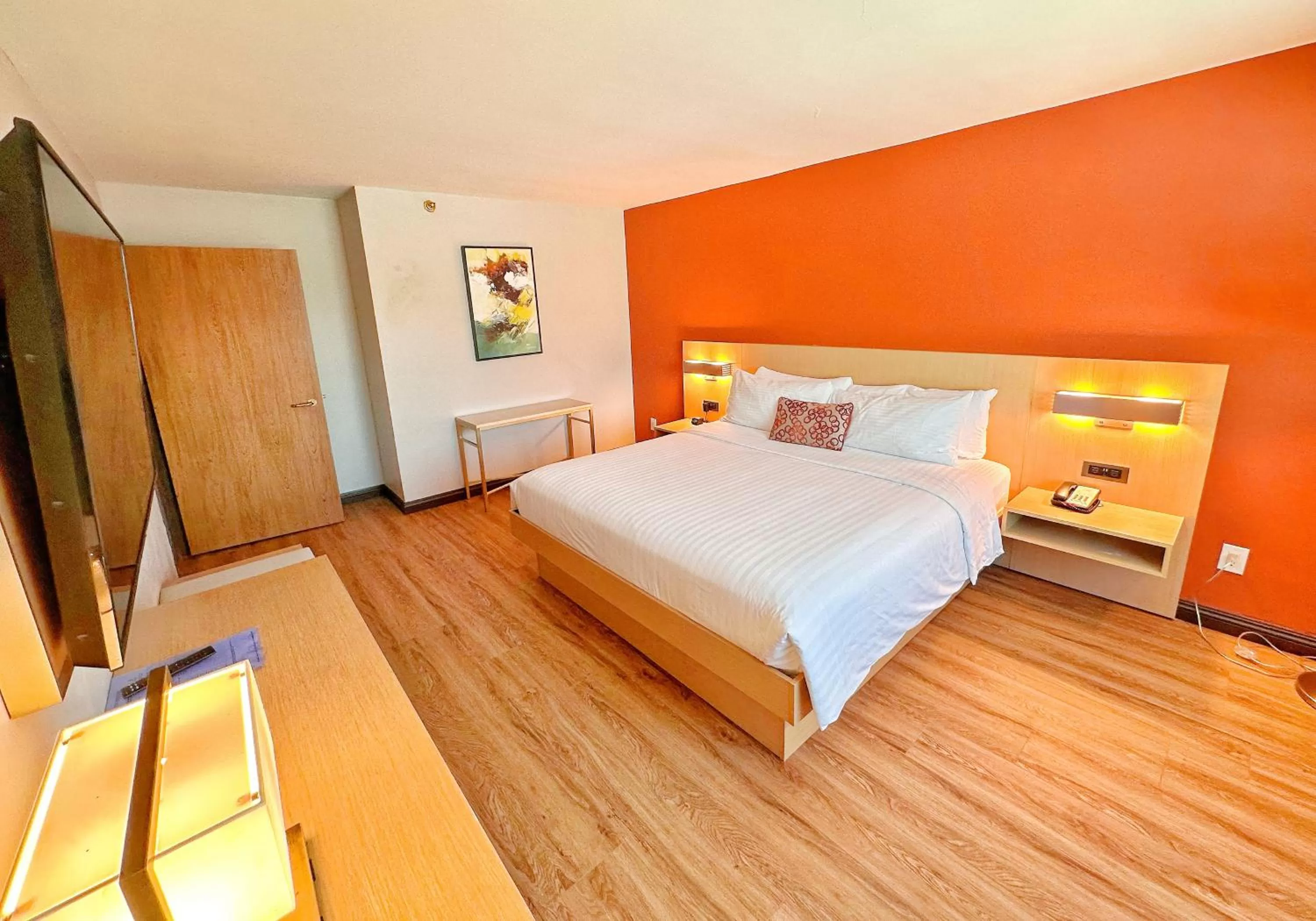 Bed in Lincoln Hotel Monterey Park Los Angeles