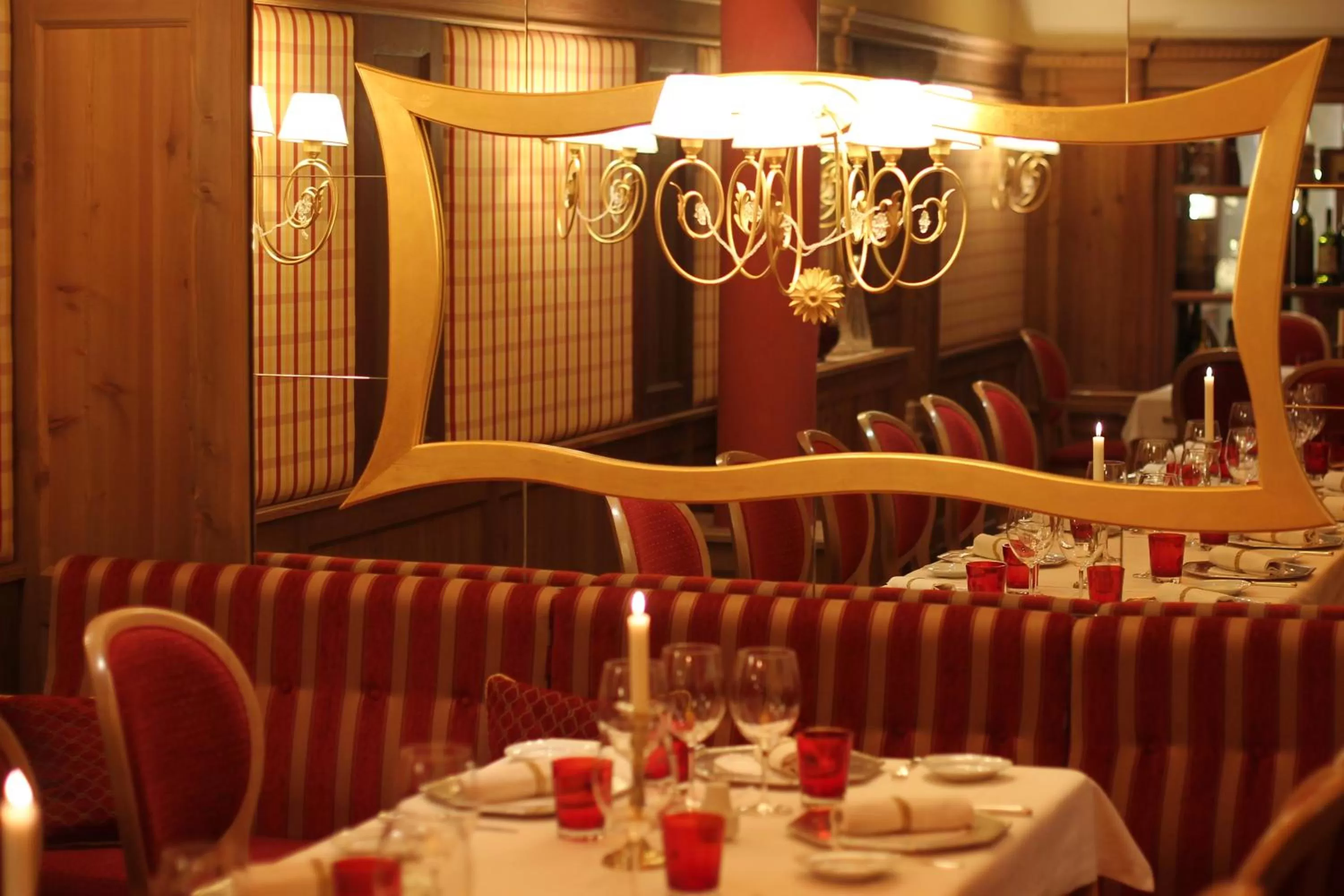 Restaurant/places to eat in Alpen Suite Hotel