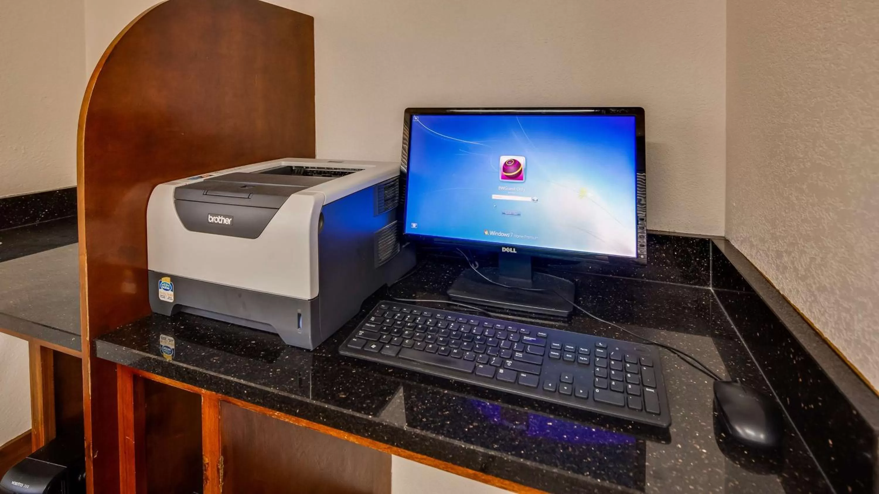 Business facilities in Best Western Inn & Suites of Macon