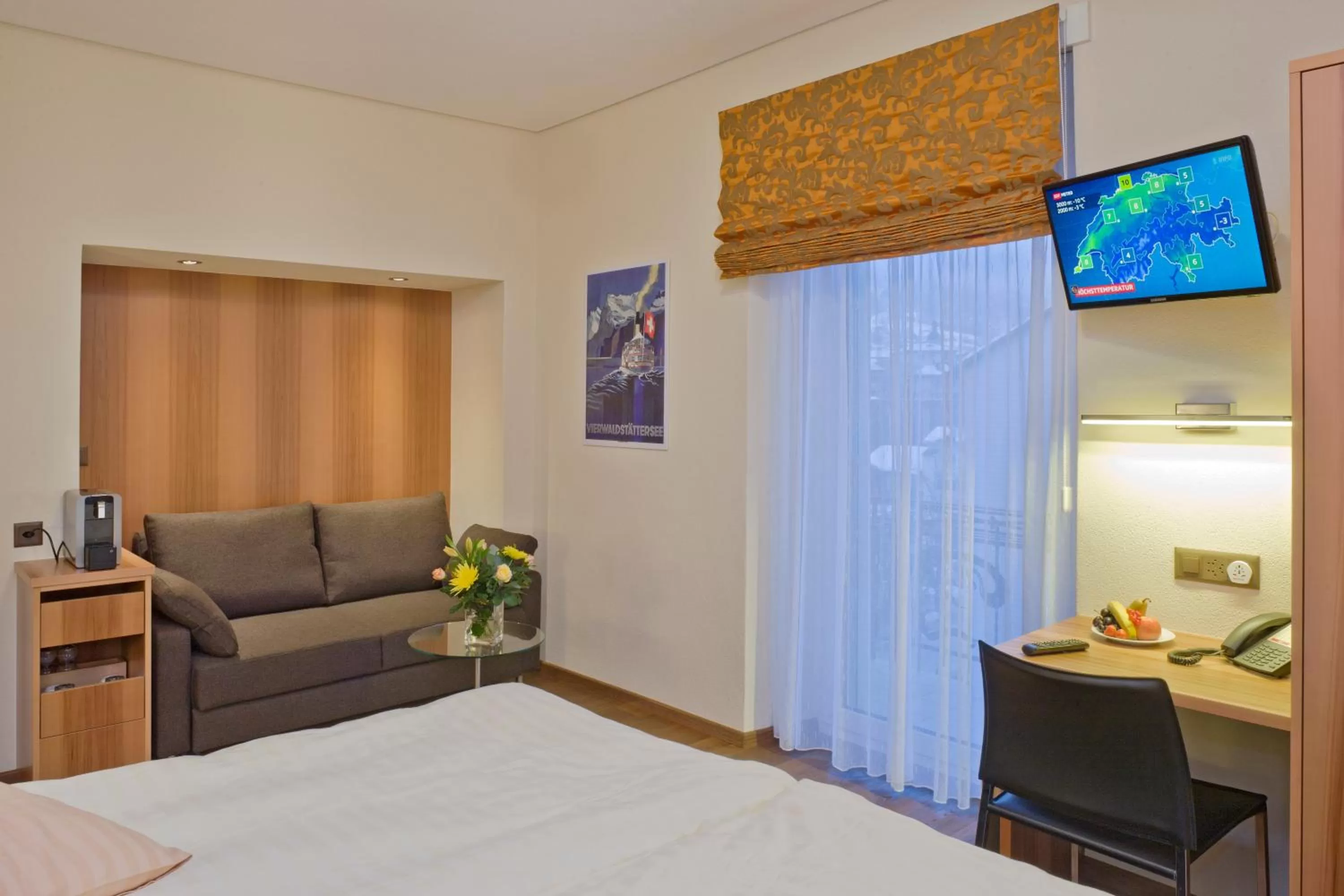 Photo of the whole room, Bed in Hotel Ambassador