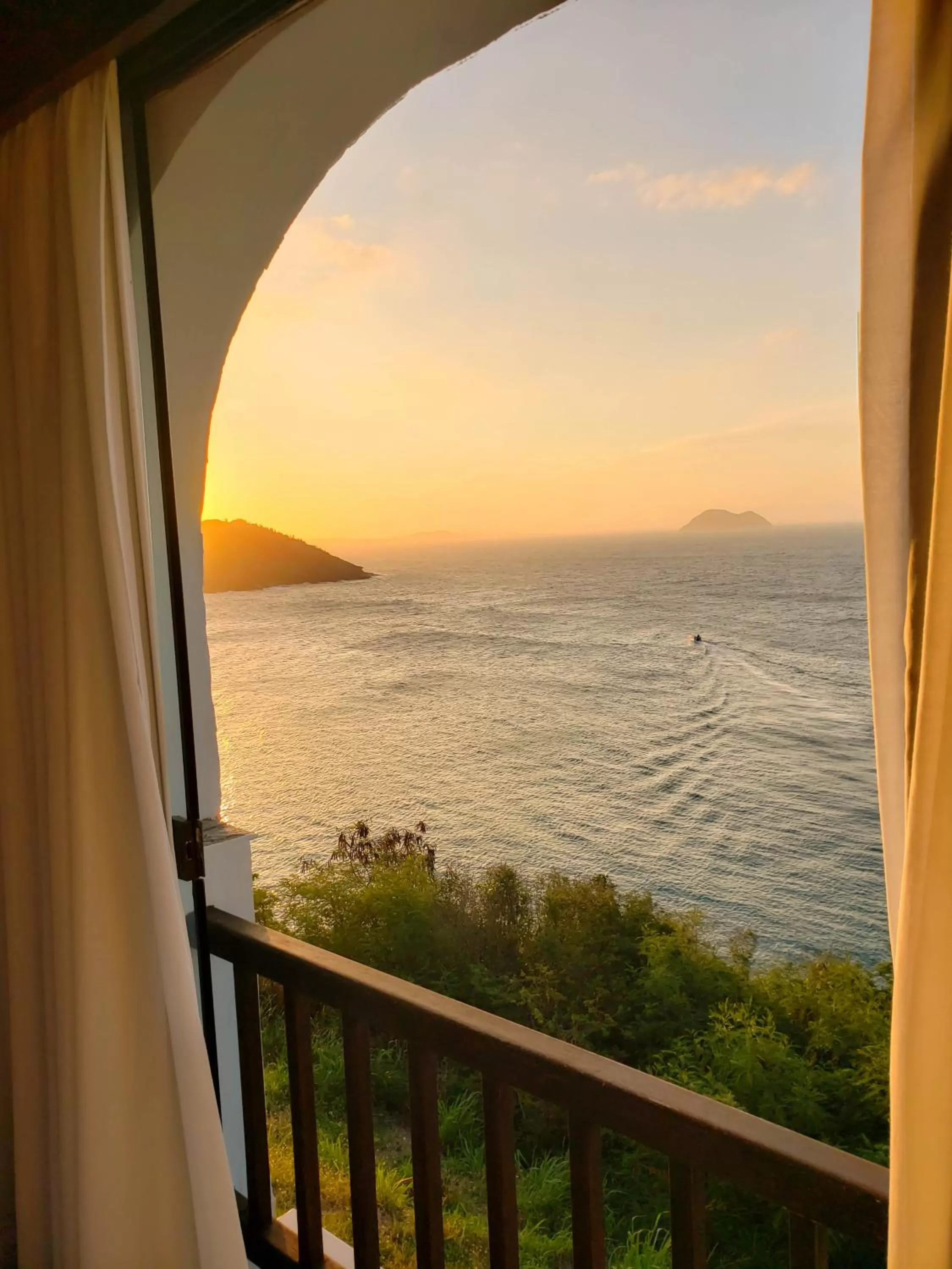 Sea view in Colonna Park Hotel